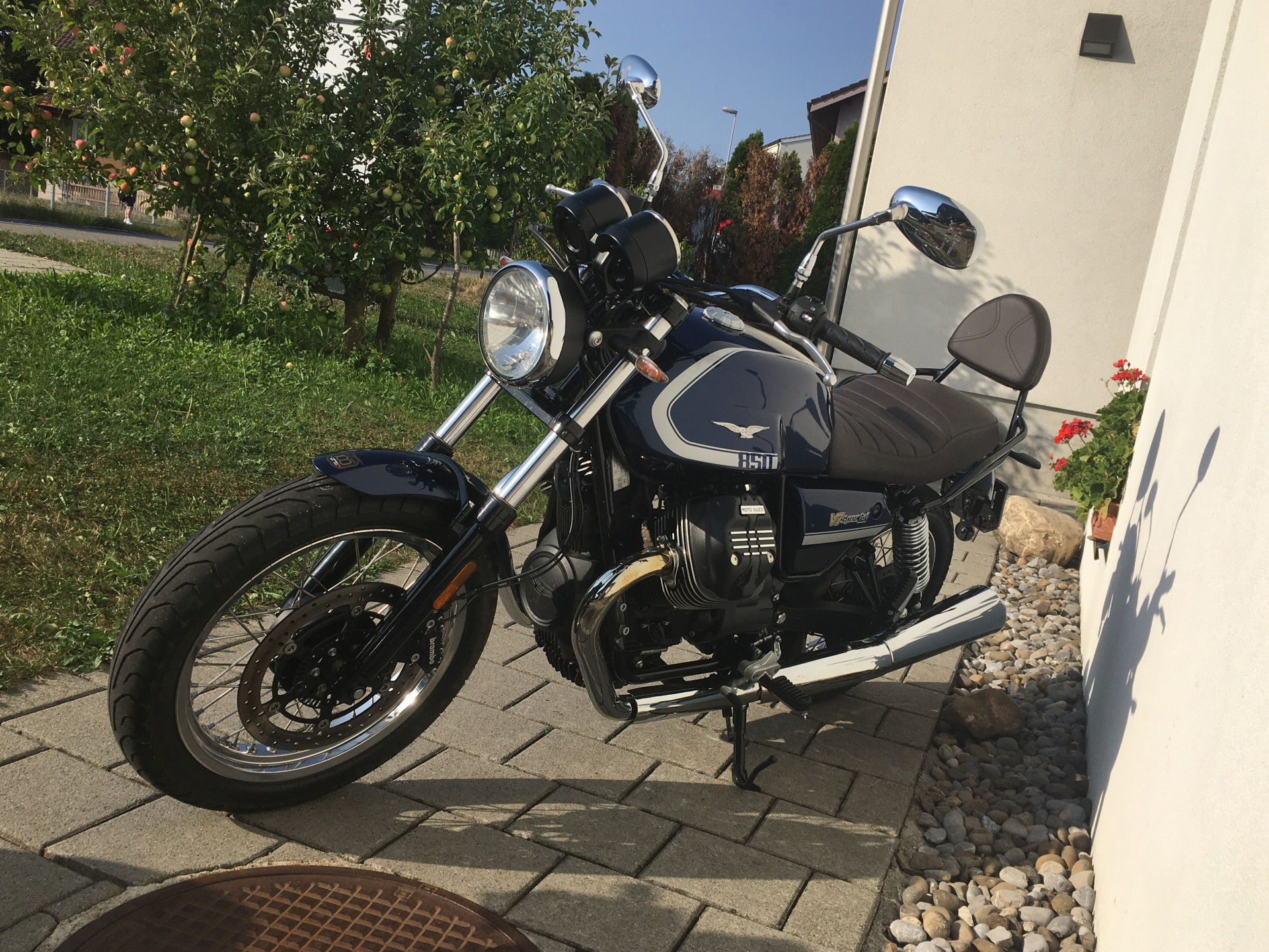 MOTO GUZZI V7 850 Special-image-5