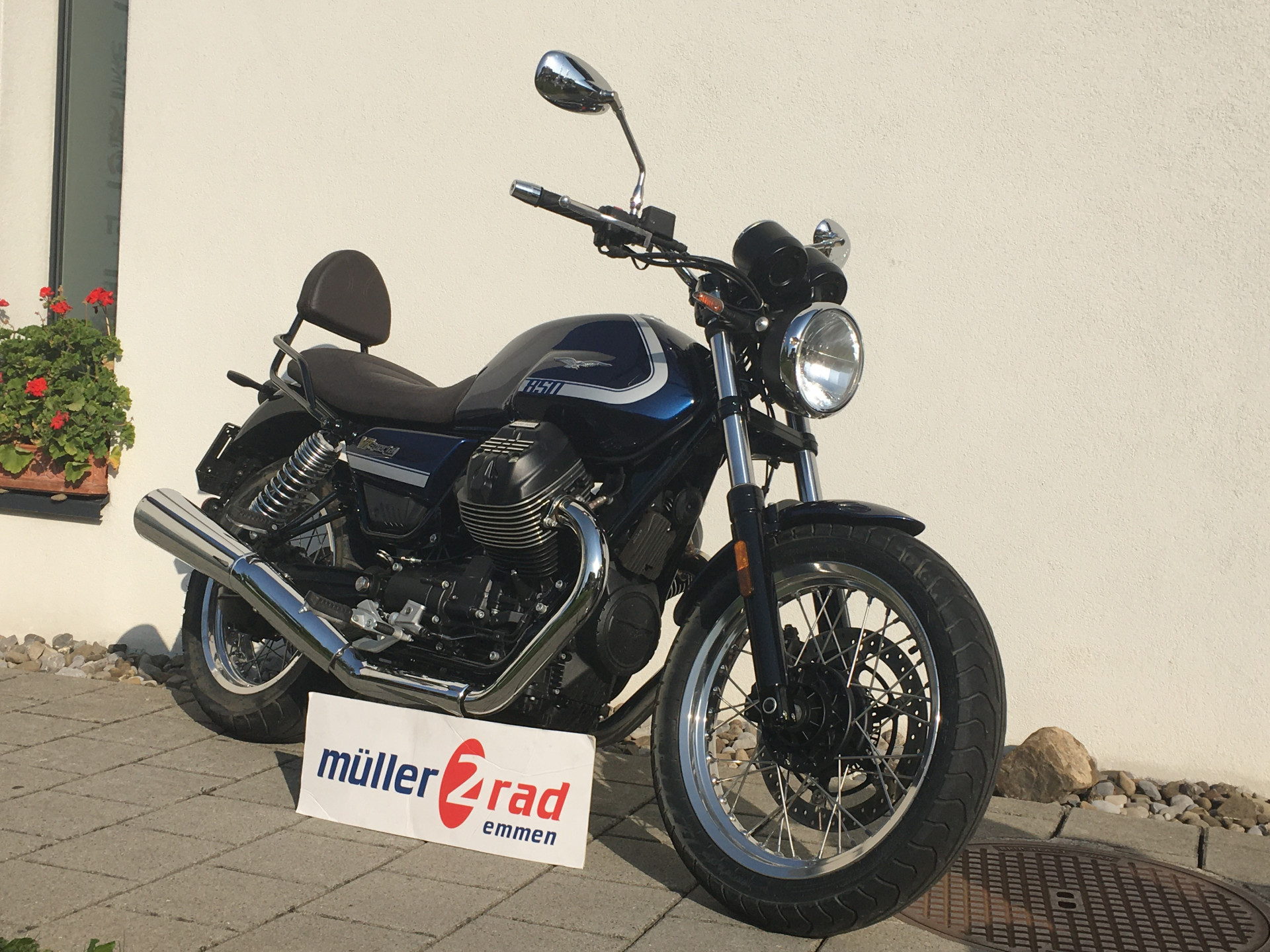 MOTO GUZZI V7 850 Special-image-4