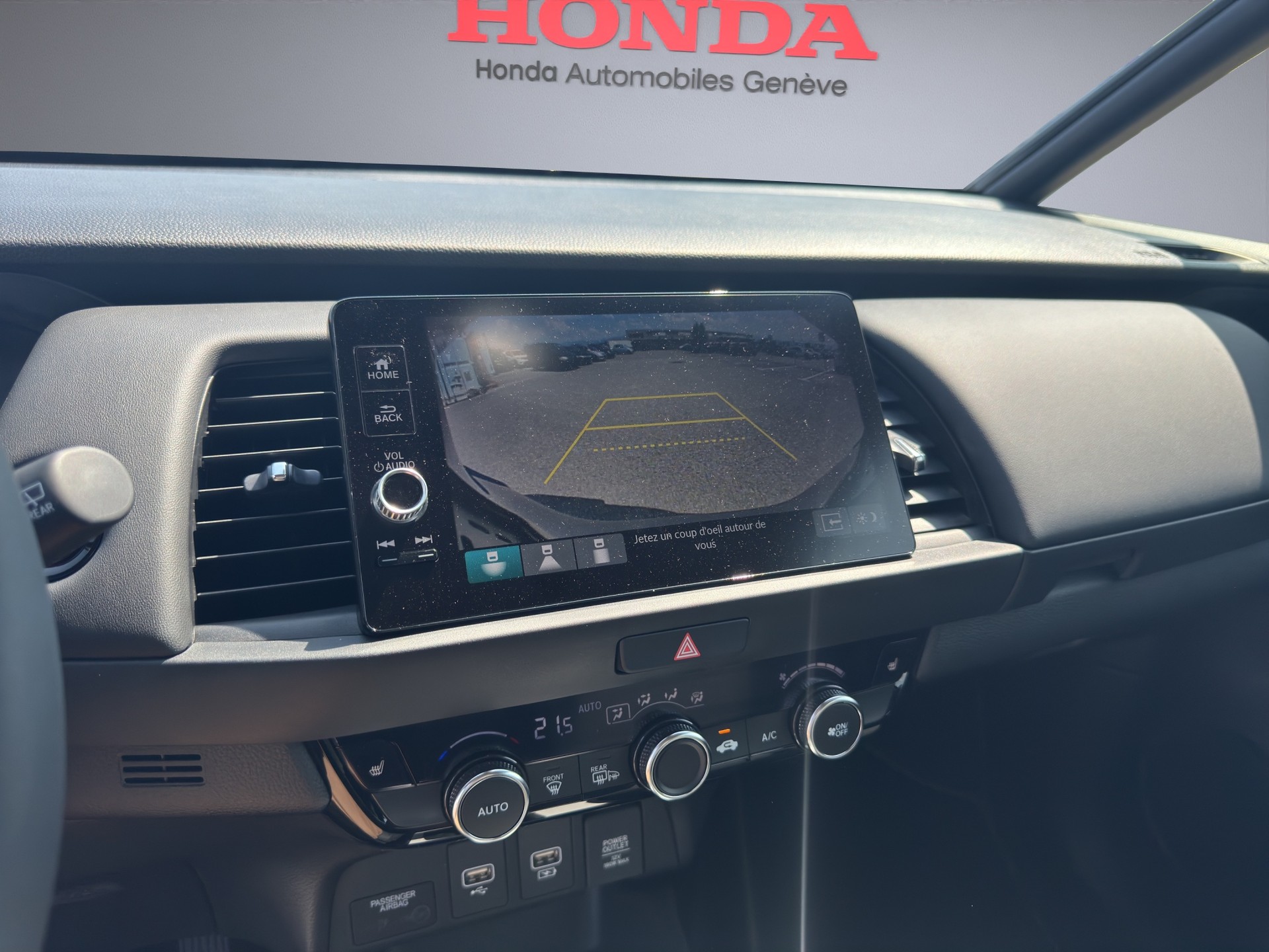 HONDA Jazz 1.5 i-MMD Elegance-image-16