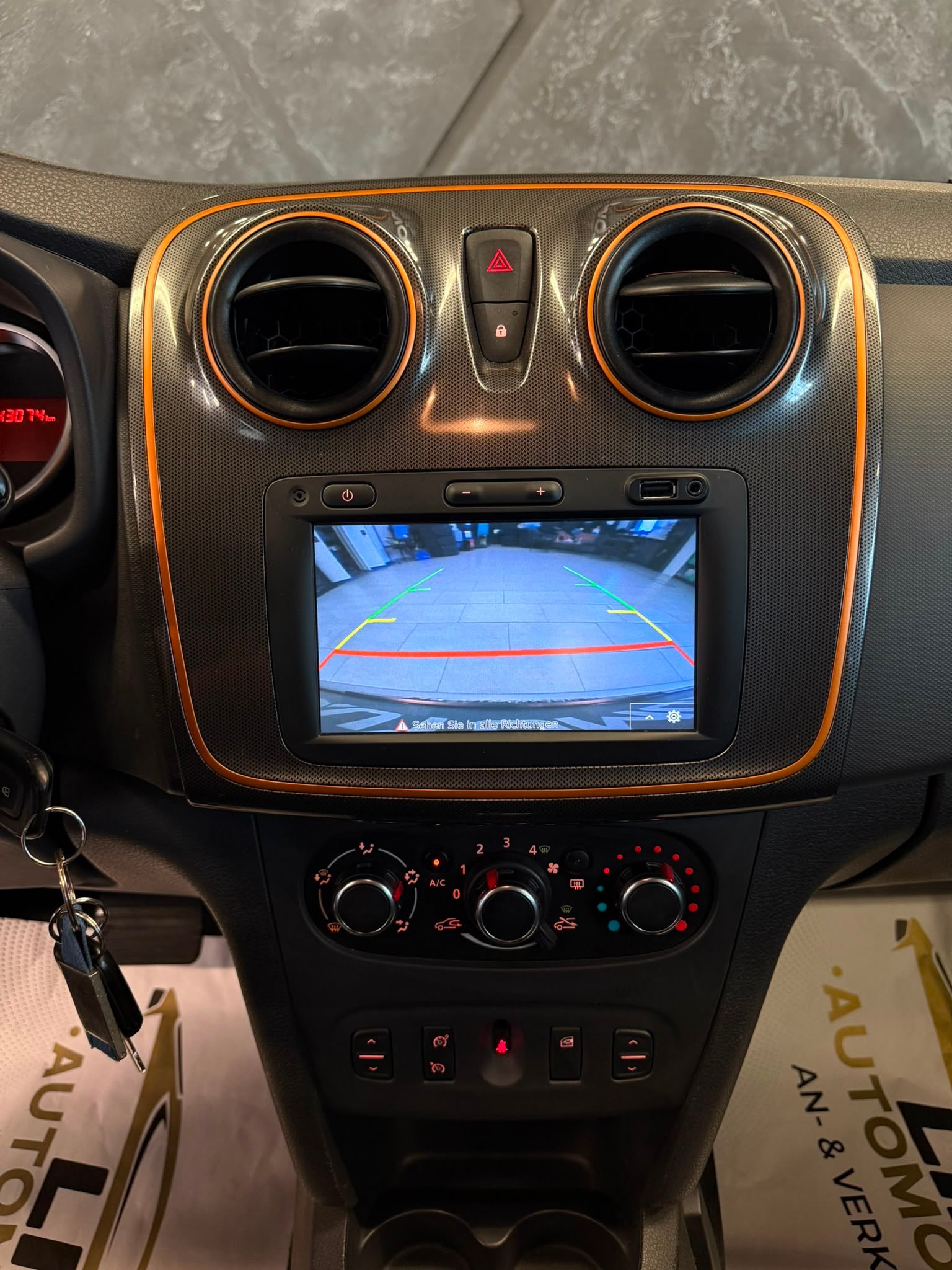DACIA Sandero Tce 90 Stepway Unlimited Automatic-image-11