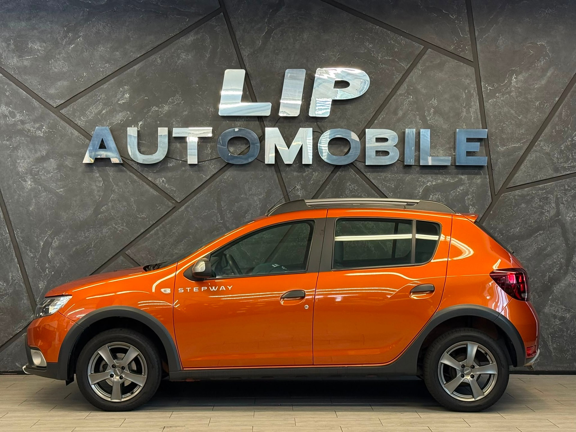 DACIA Sandero Tce 90 Stepway Unlimited Automatic-image-4