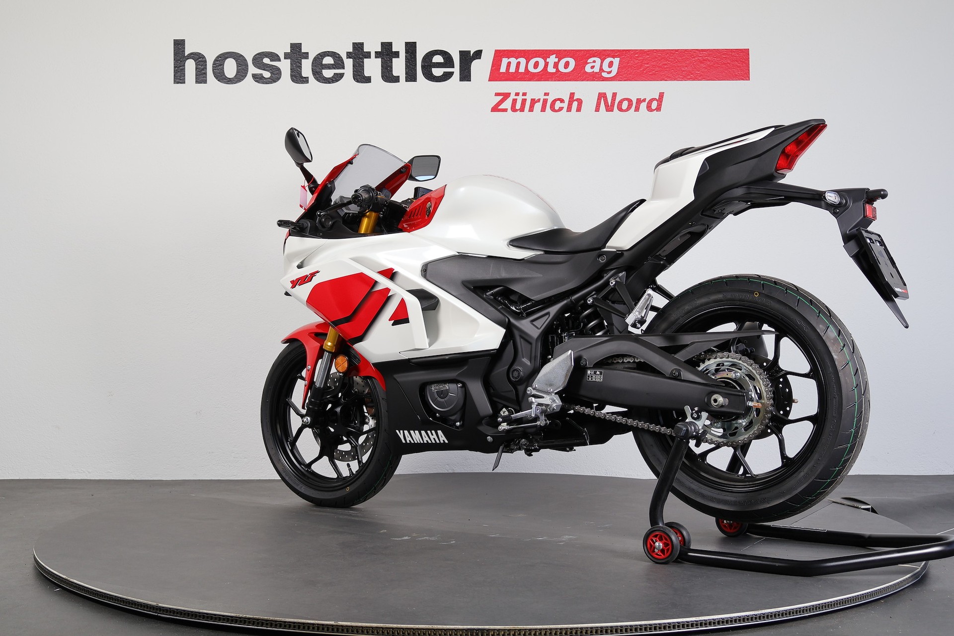 YAMAHA R3 70th Anniversary-showroom-element-3