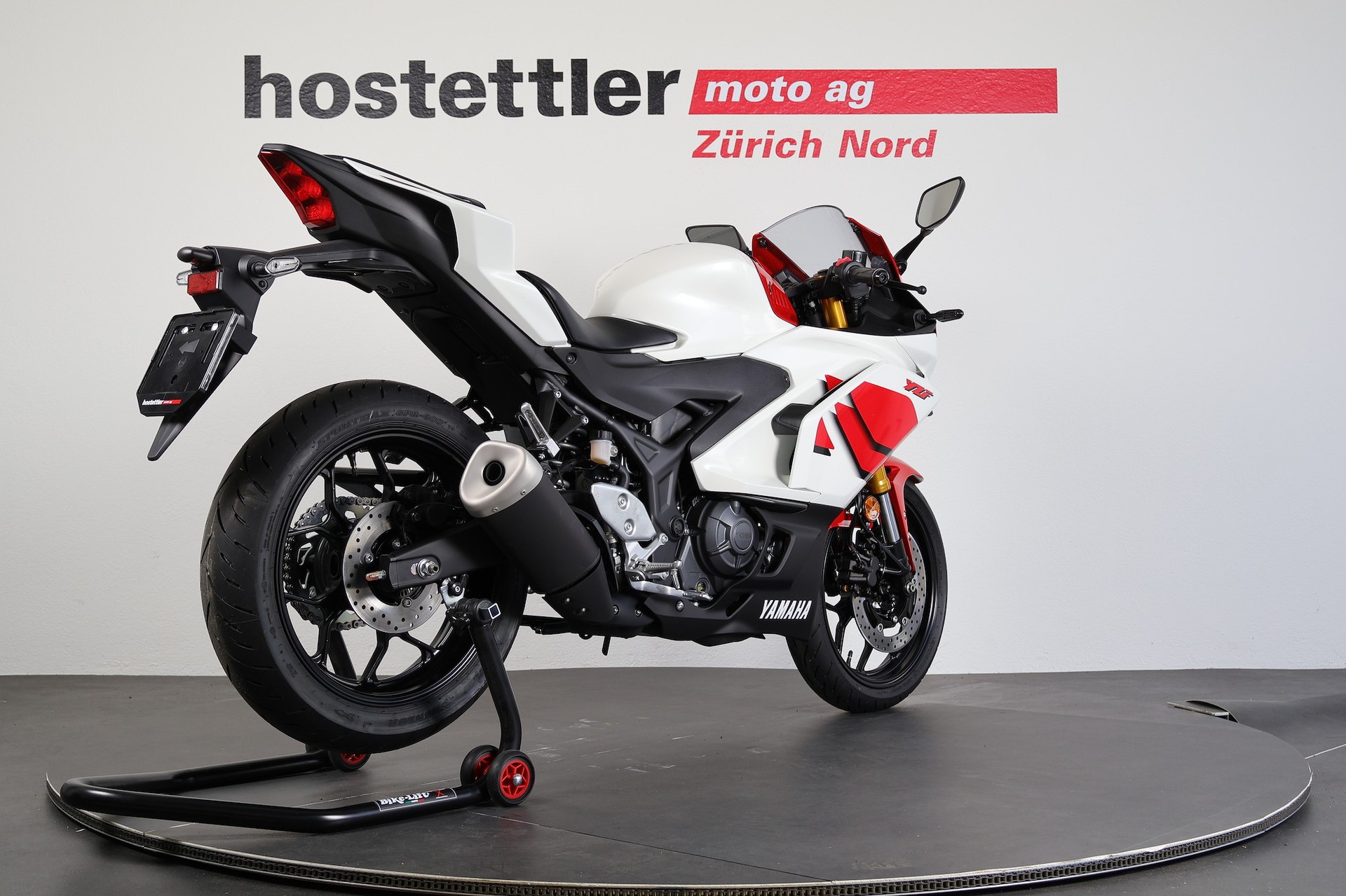 YAMAHA R3 70th Anniversary-showroom-element-2