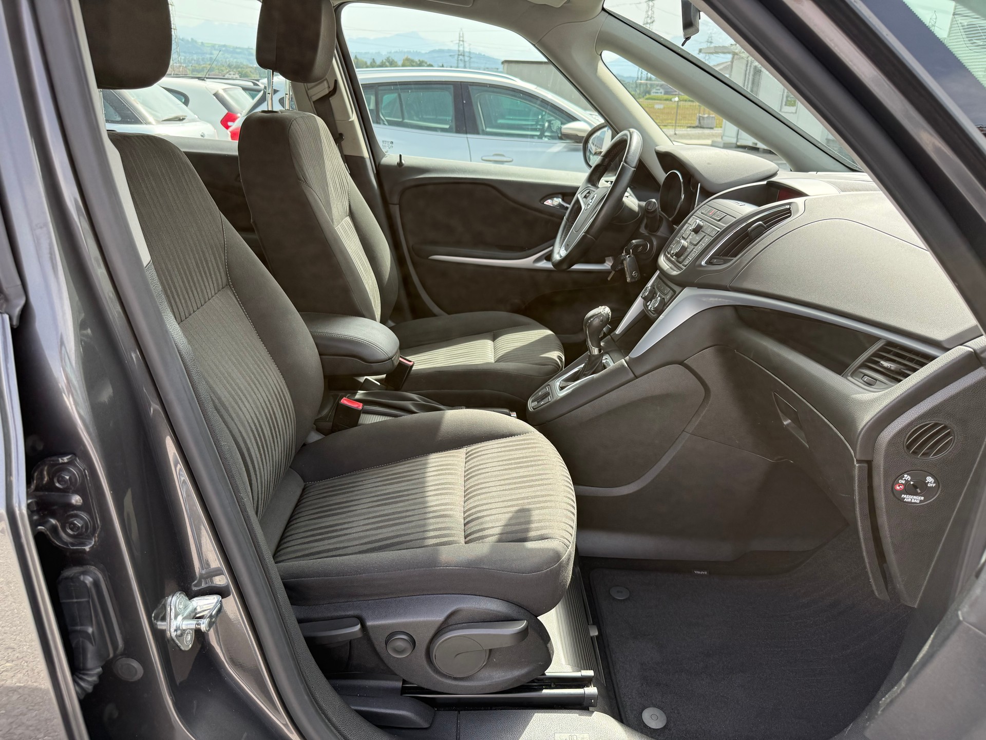 OPEL Zafira Tourer 1.4i 16V Turbo Sport Automatic-image-6