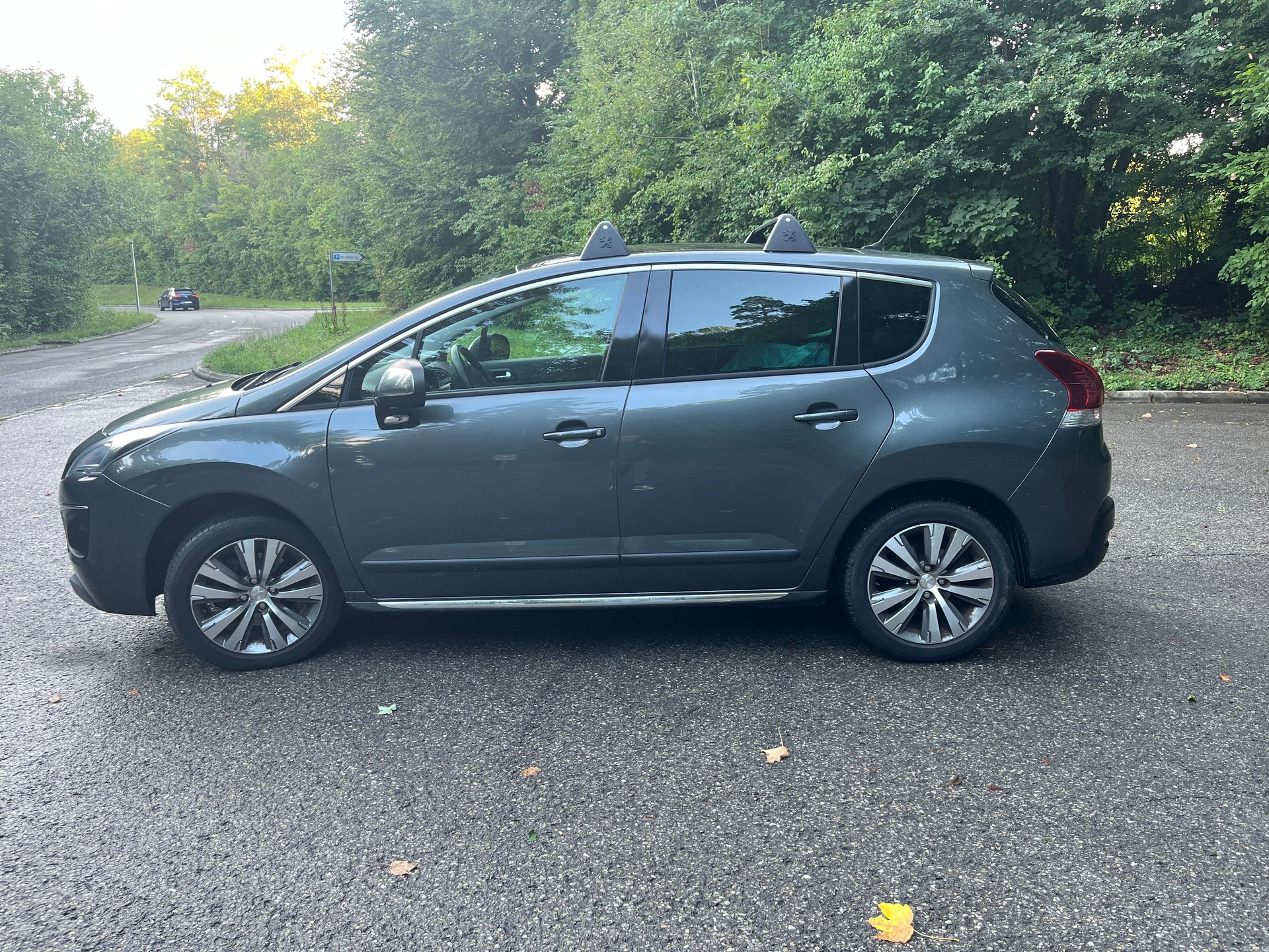 PEUGEOT 3008 1.6 16V T Style-showroom-element-1