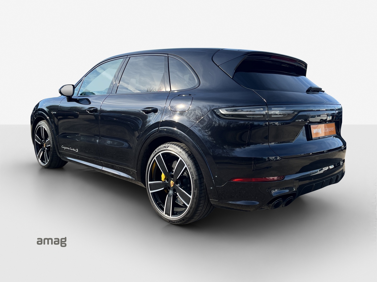 PORSCHE Cayenne Turbo S E-Hybrid-showroom-element-2