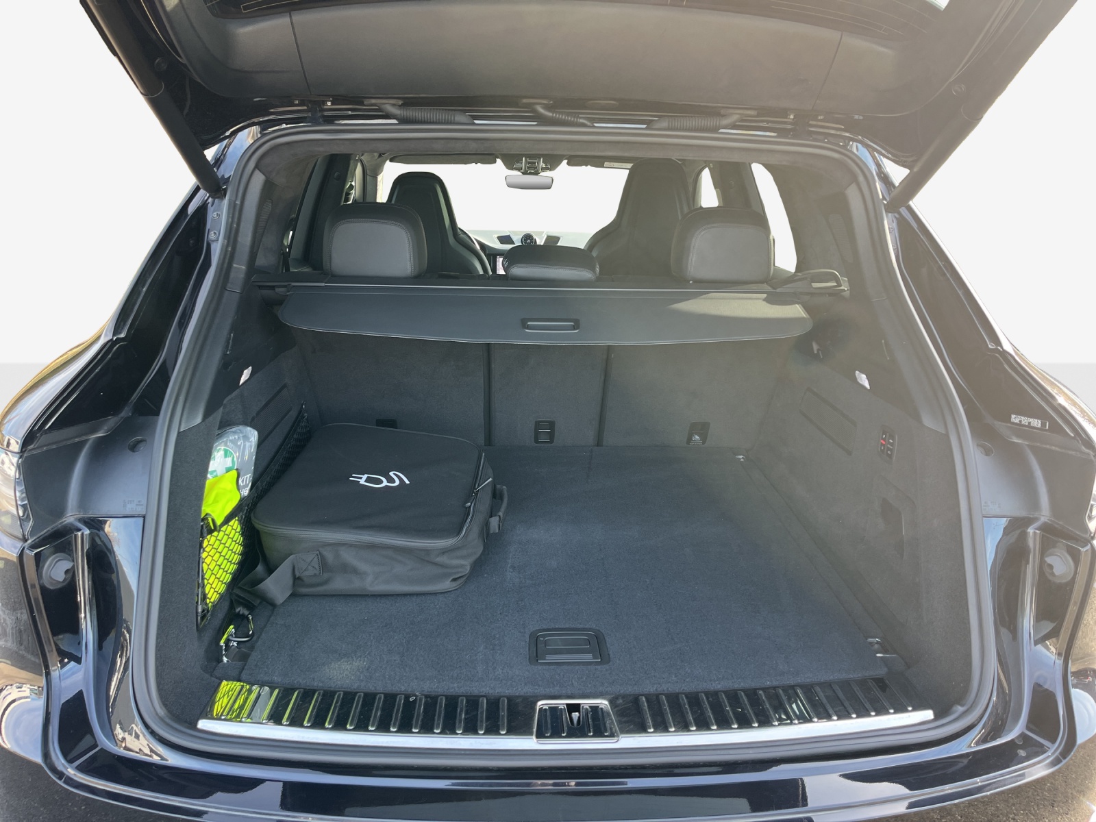 PORSCHE Cayenne Turbo S E-Hybrid-image-13