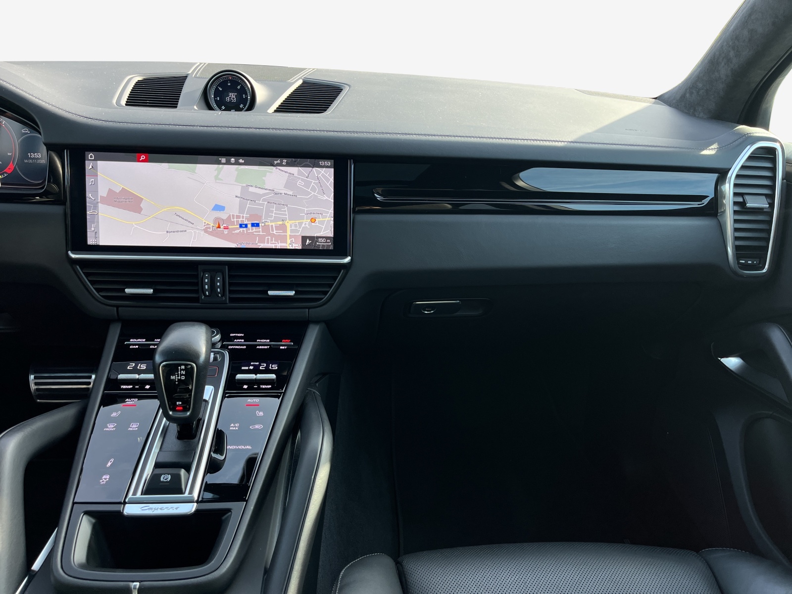 PORSCHE Cayenne Turbo S E-Hybrid-image-11