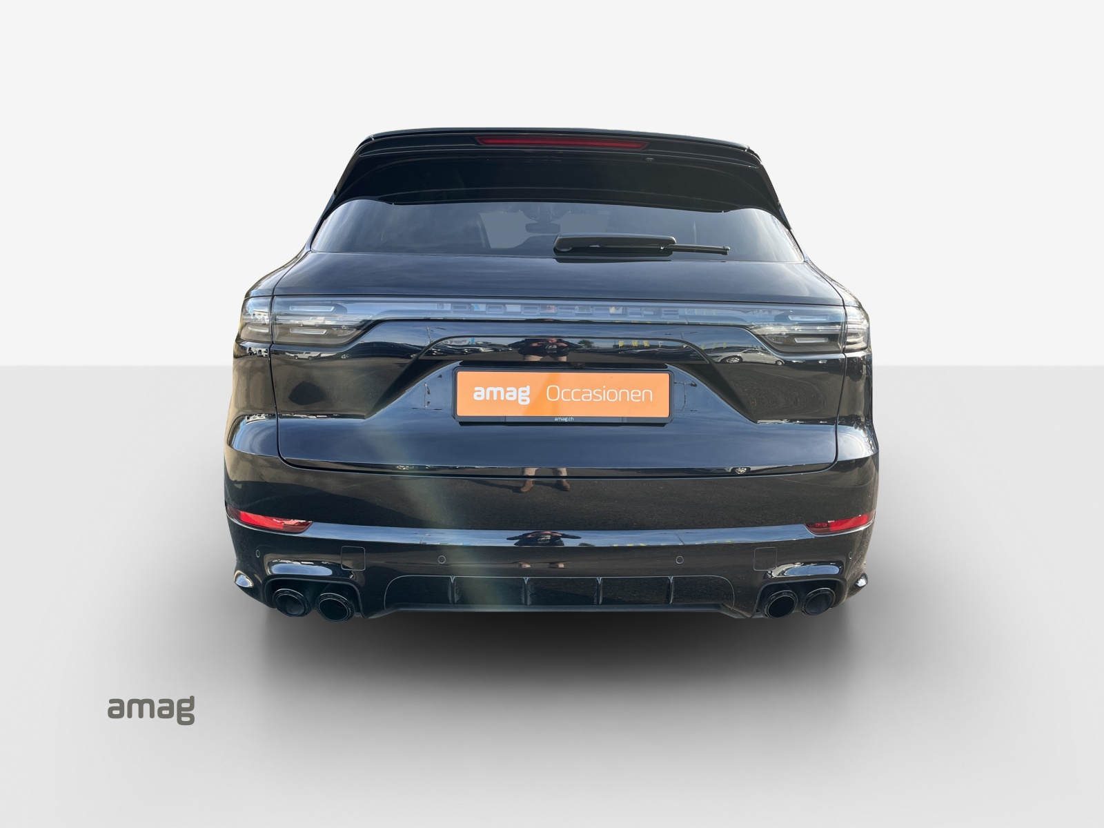 PORSCHE Cayenne Turbo S E-Hybrid-image-4