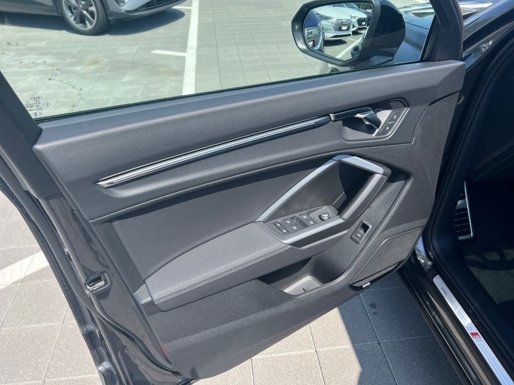 AUDI Q3 Sportback 35 TFSI S line Attraction S-tronic-image-10