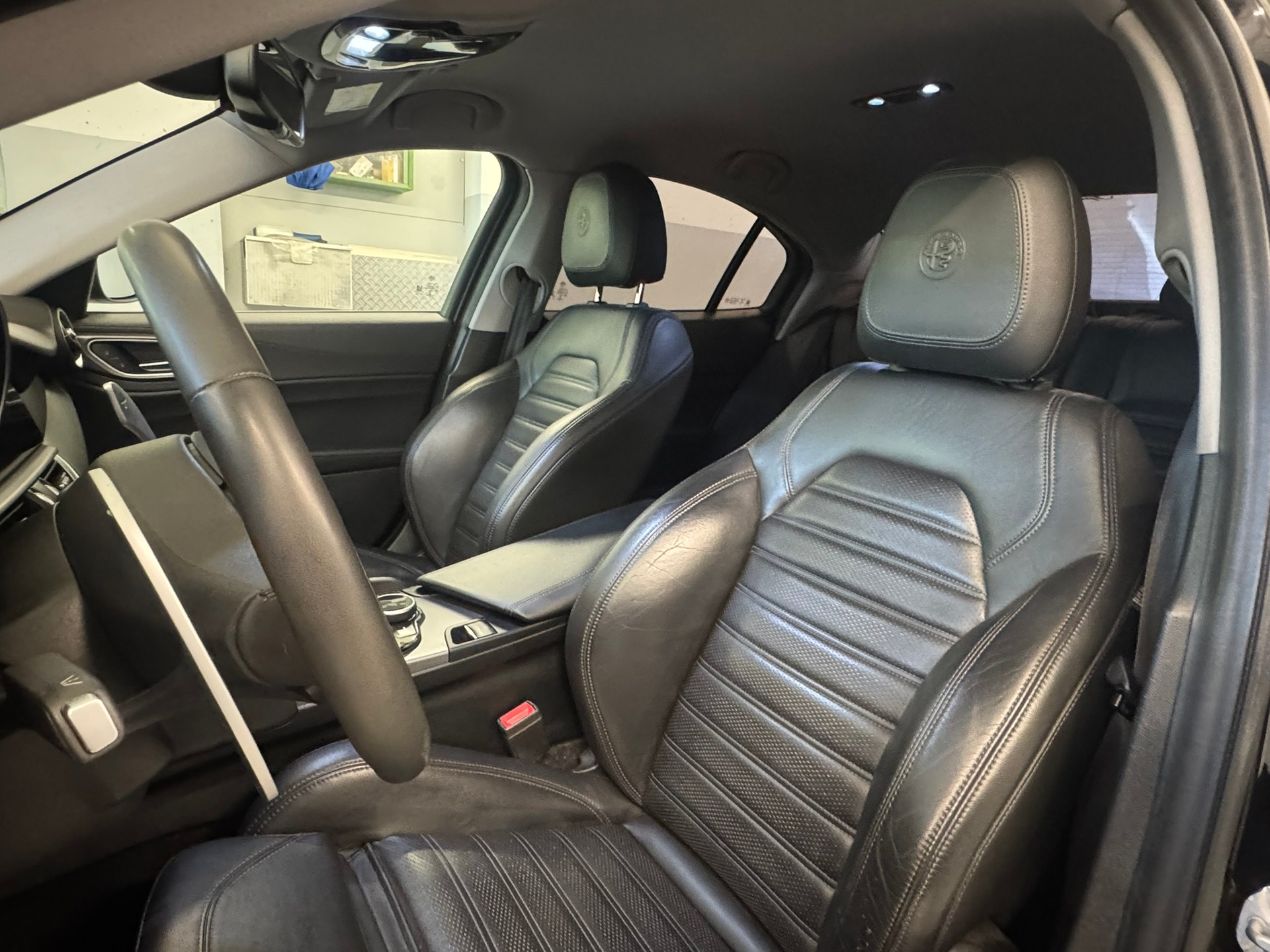 ALFA ROMEO Giulia 2.0 Veloce Q4 Automatic-image-16
