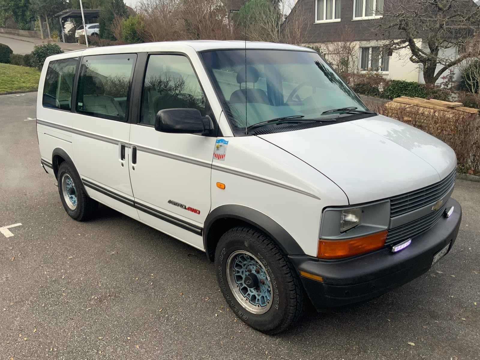 CHEVROLET Astro LT Extended 4x4-image-2