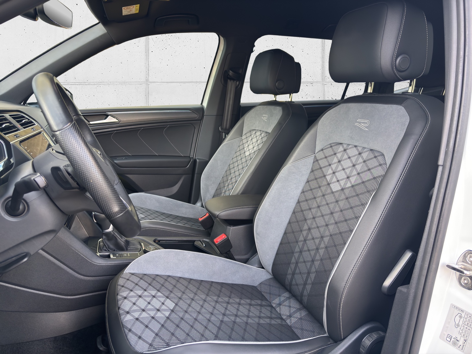 VW Tiguan Allspace 2.0 TDI SCR R-Line 4Motion DSG mit AHK, Head-Up-Display & 360°Kamrea-image-28