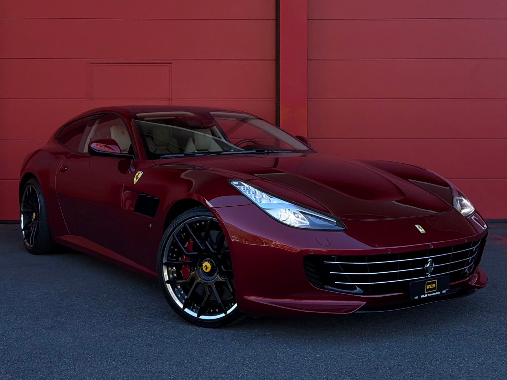 FERRARI GTC 4 Lusso *CH-Fahrzeug*