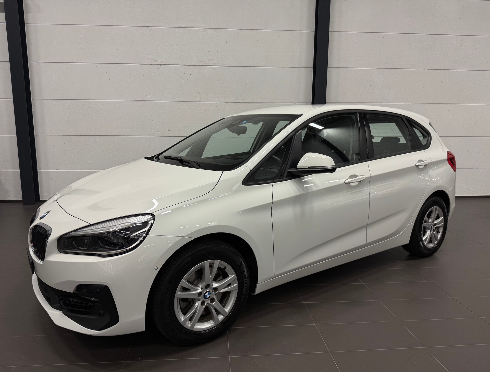 BMW 218d xDrive Active Tourer Steptronic Sport Line-showroom-element-2