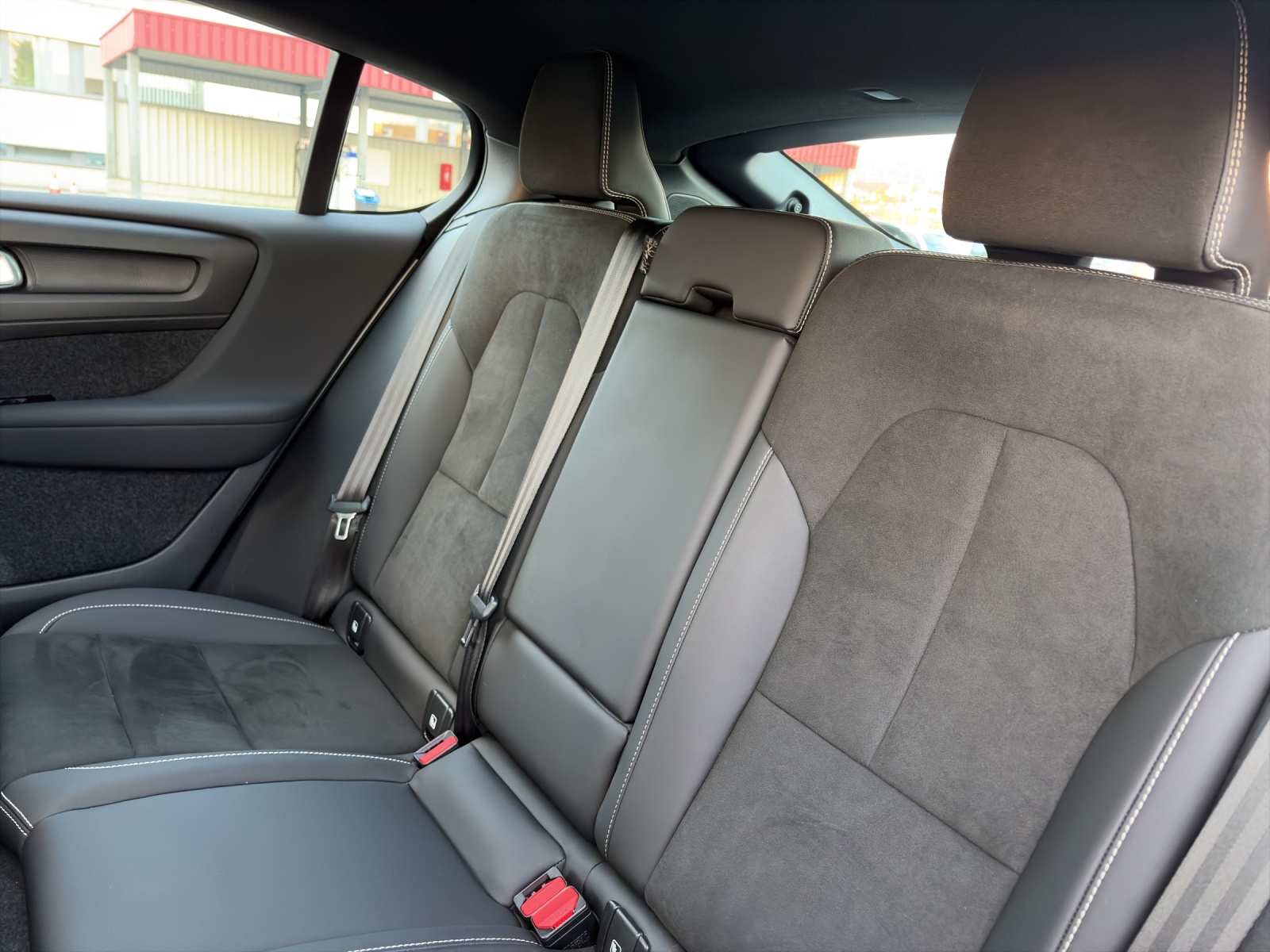 VOLVO C40 P8 Twin Recharge Ultimate AWD-image-11