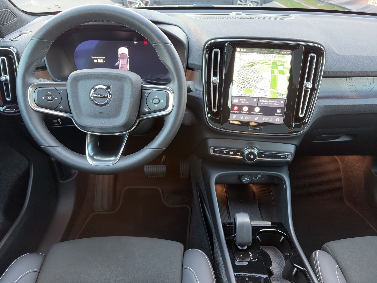 VOLVO C40 P8 Twin Recharge Ultimate AWD-image-8