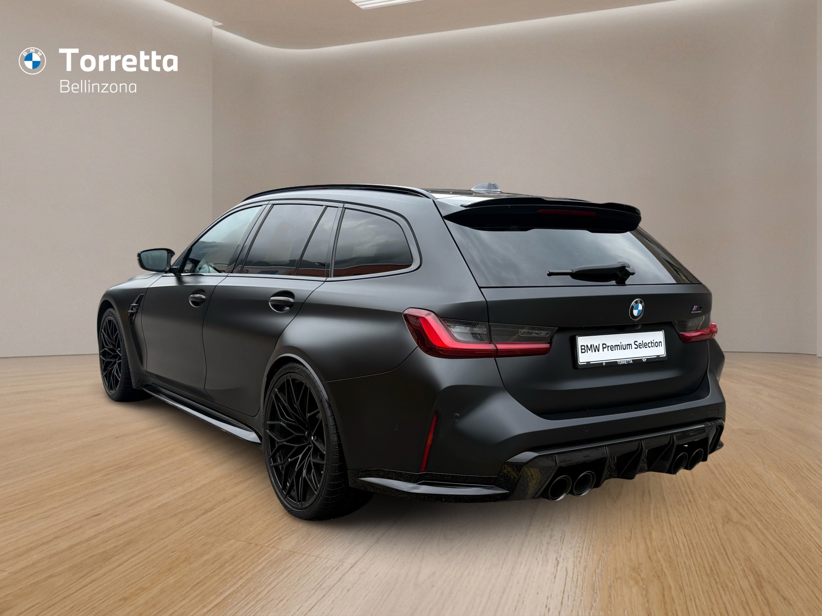 BMW M3 Touring xDrive Competition M-showroom-element-2