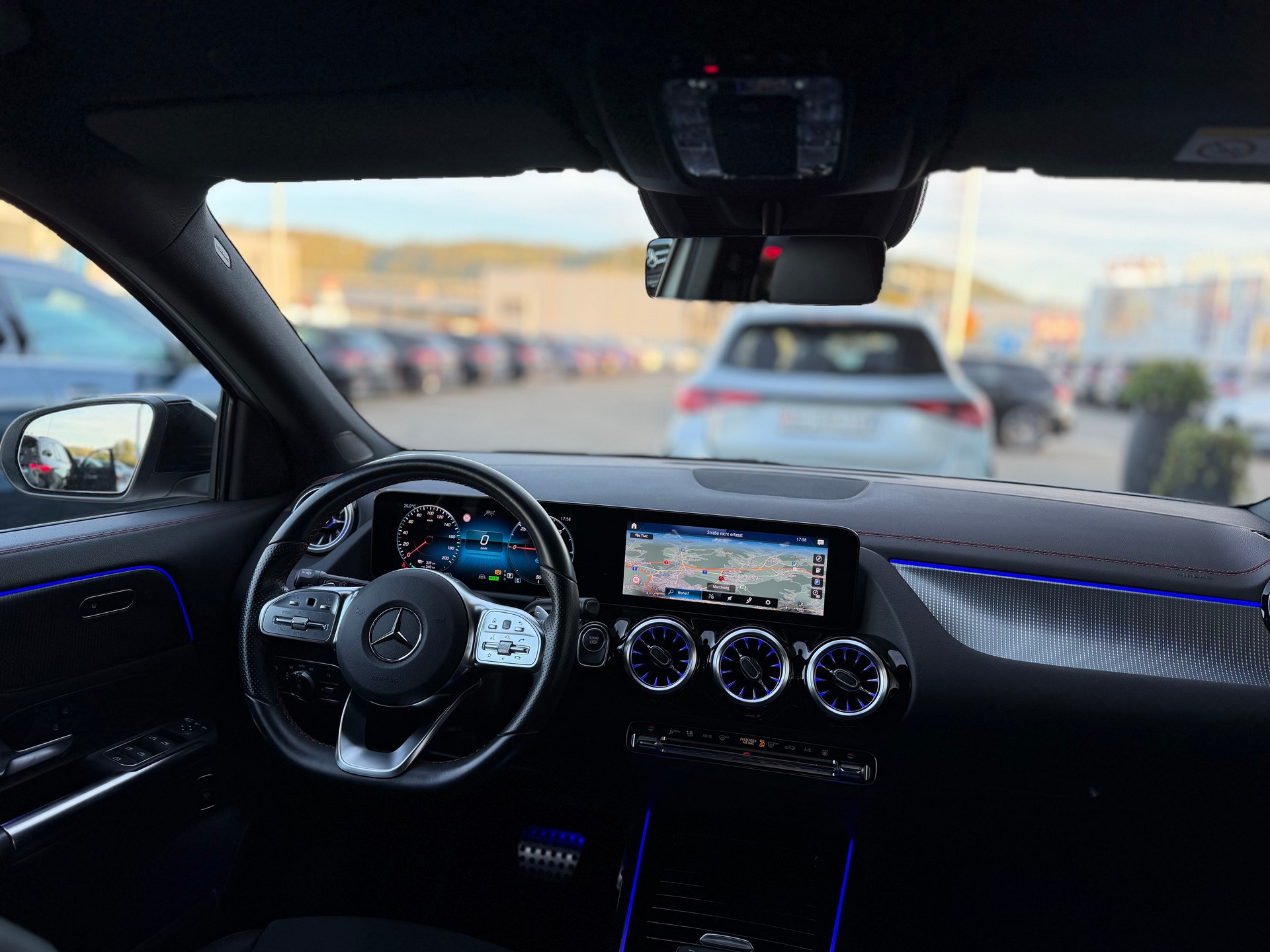 MERCEDES-BENZ EQA 350 AMG Line 4Matic-image-6