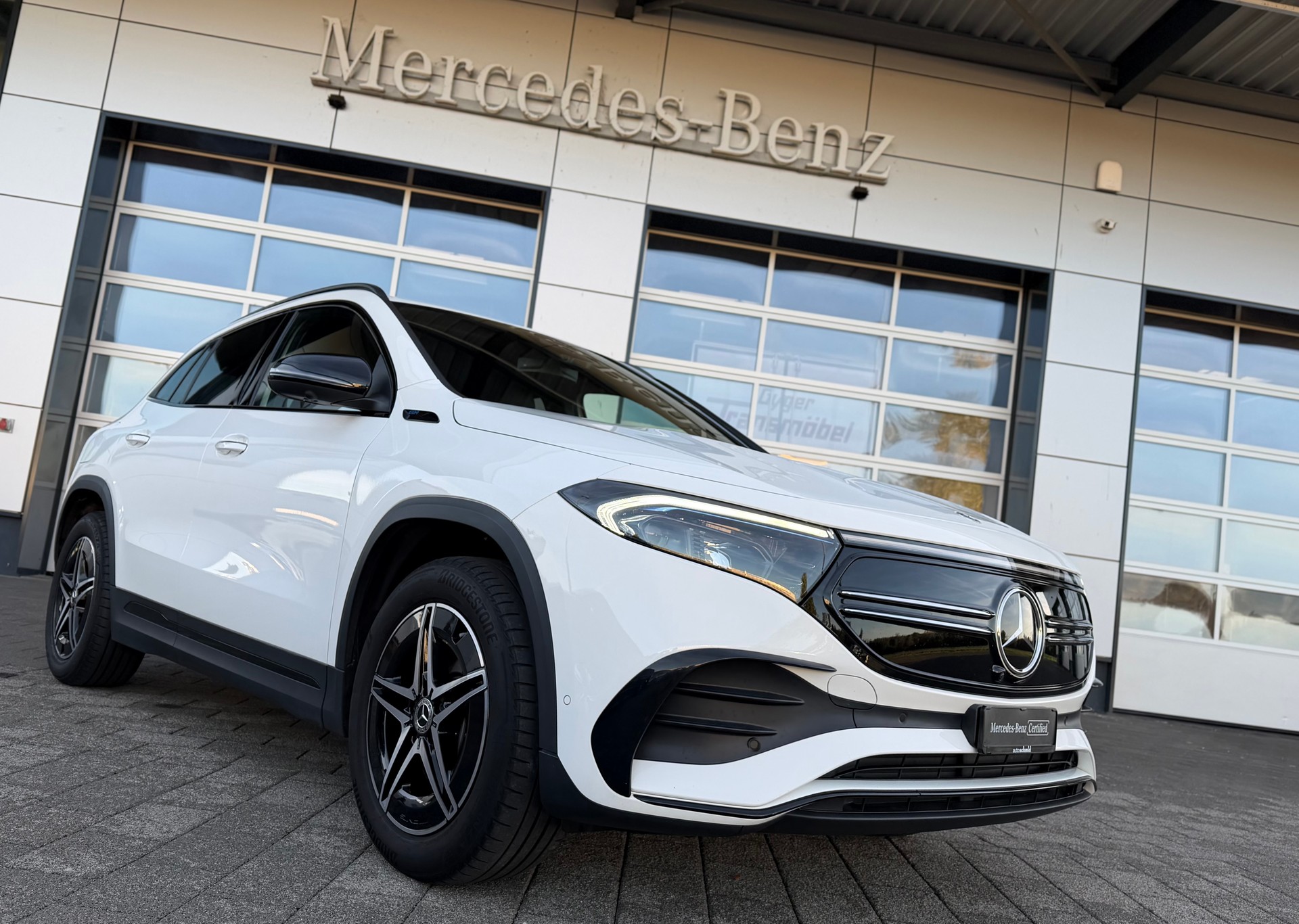 MERCEDES-BENZ EQA 350 AMG Line 4Matic