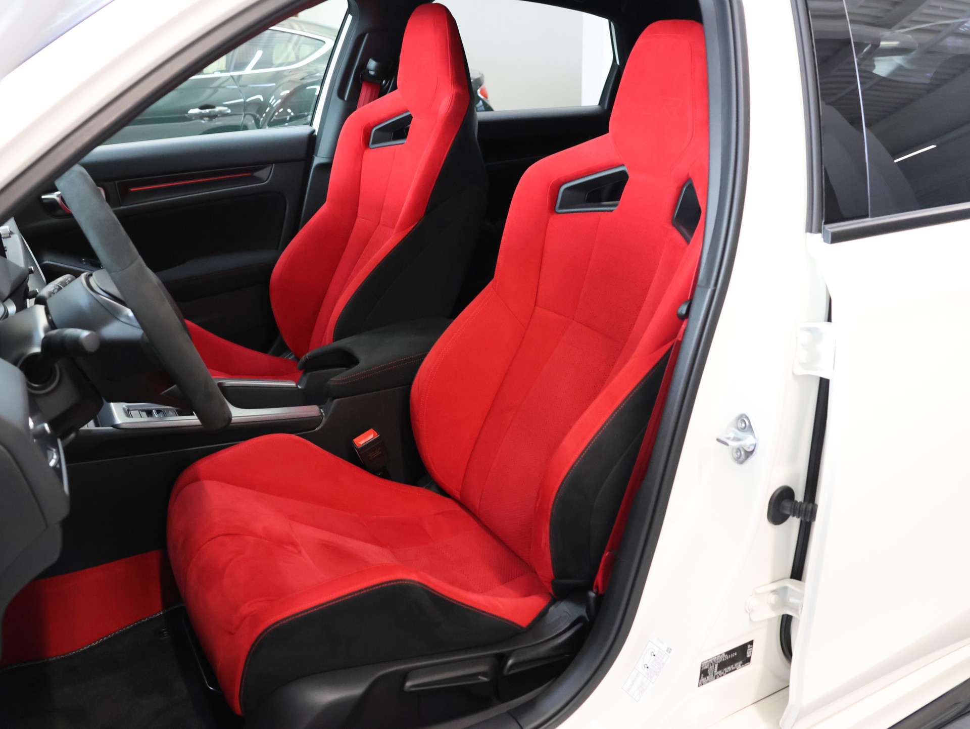 HONDA Civic 2.0 i-VTEC Type R *CHAMPIONSHIP-WEISS*WERKSGARANTIE 2028*-image-17