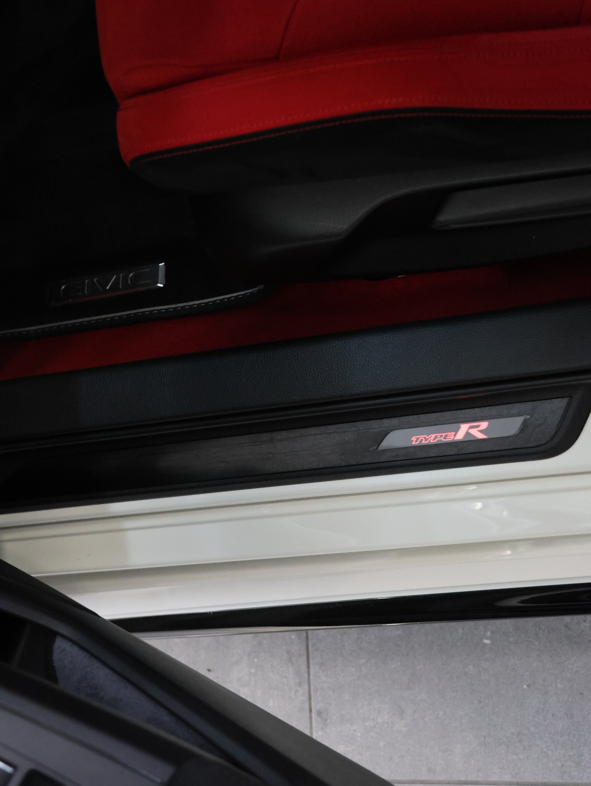 HONDA Civic 2.0 i-VTEC Type R *CHAMPIONSHIP-WEISS*WERKSGARANTIE 2028*-image-18