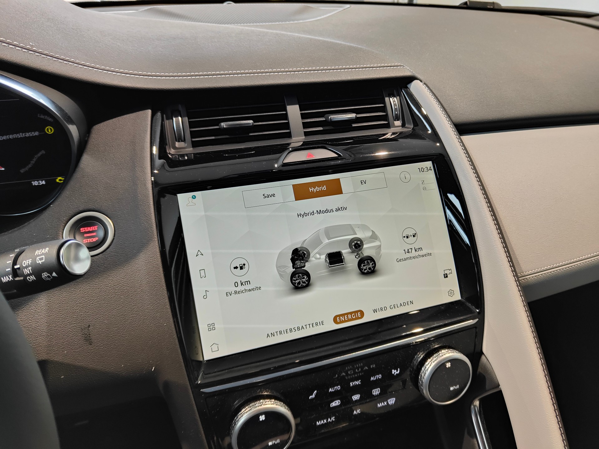 JAGUAR E-Pace 1.5 P300e R-Dynamic AWD SE-image-10