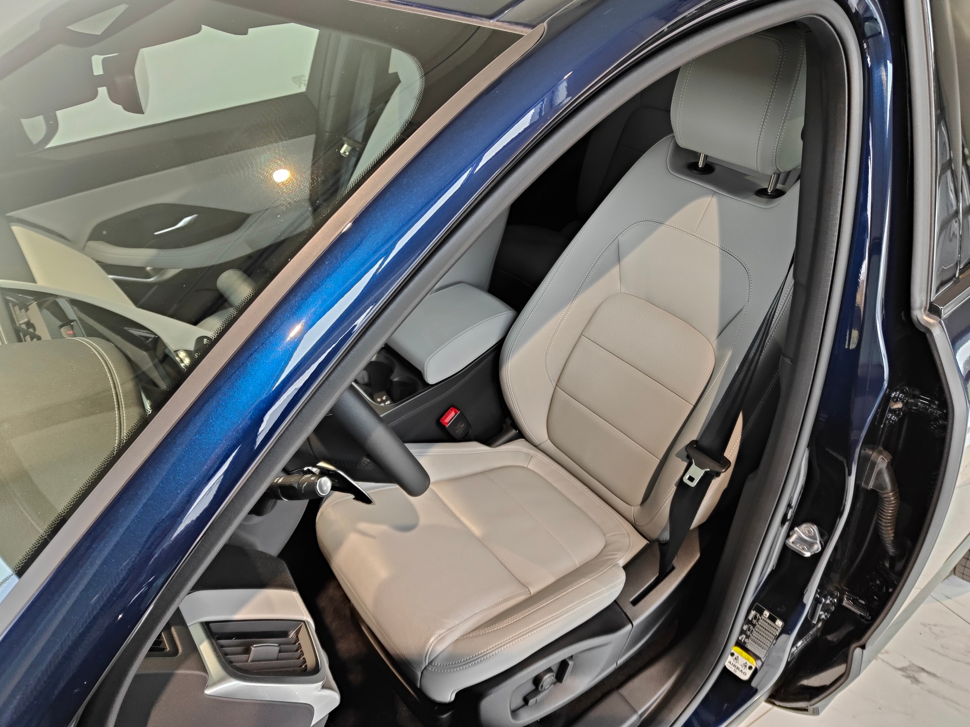 JAGUAR E-Pace 1.5 P300e R-Dynamic AWD SE-image-5