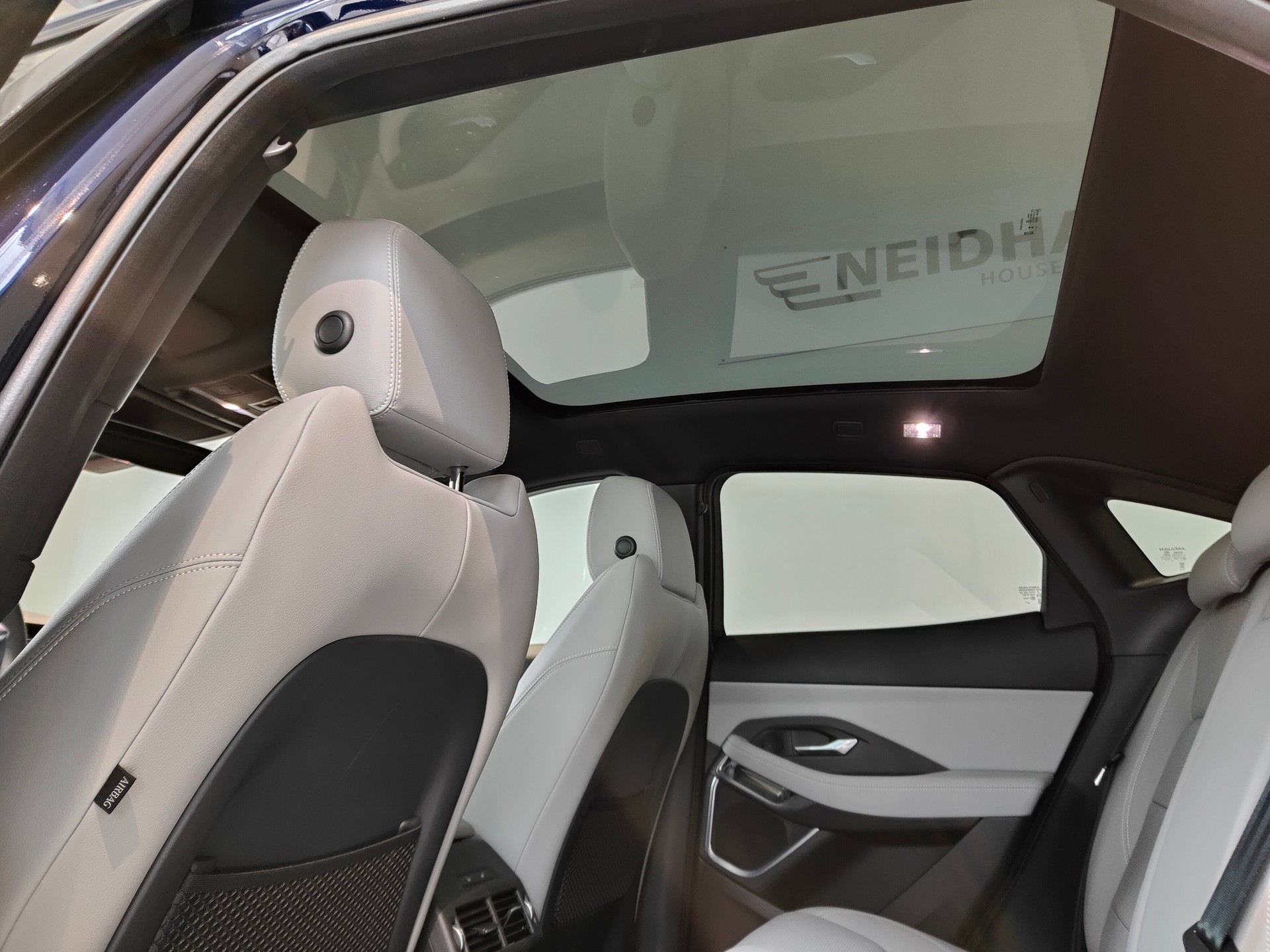 JAGUAR E-Pace 1.5 P300e R-Dynamic AWD SE-image-7