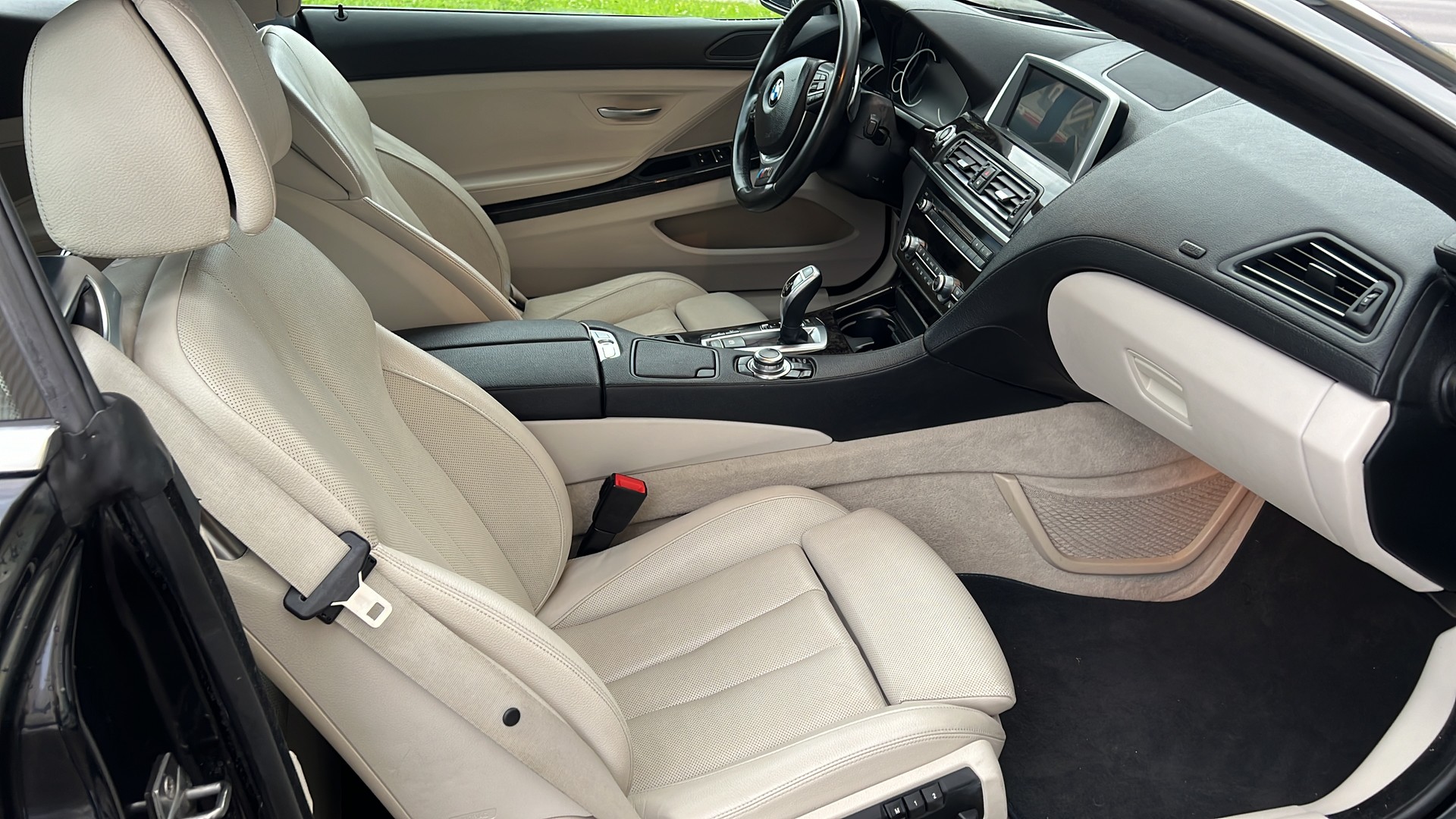 BMW 640i Cabrio xDrive-image-8