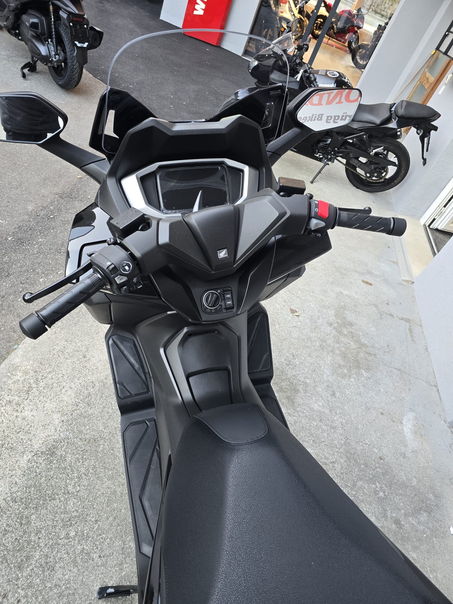 HONDA NSS 350 Smart Top Box-image-4