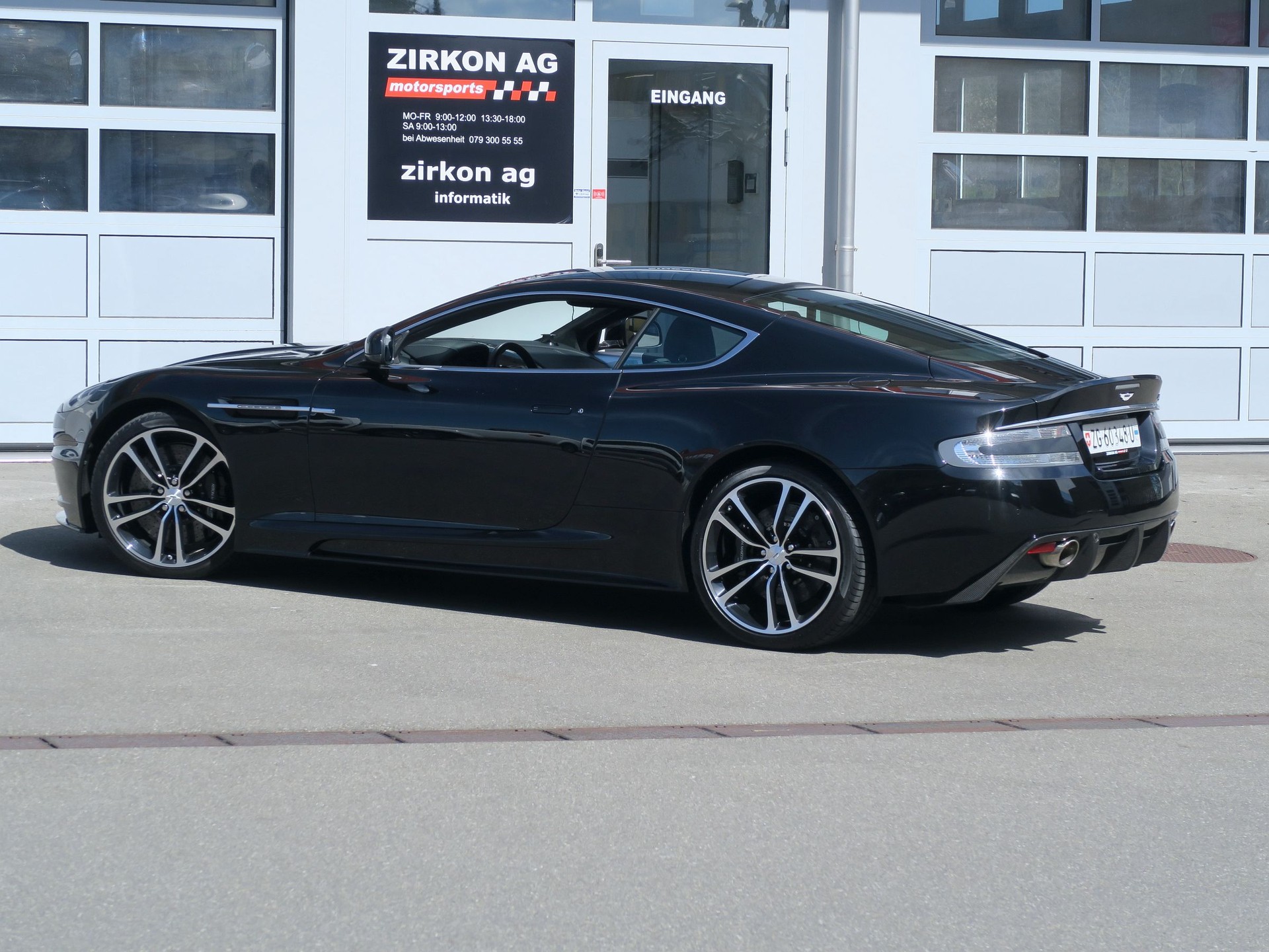 ASTON MARTIN DBS Coupé | Carbon Black Edition-image-9