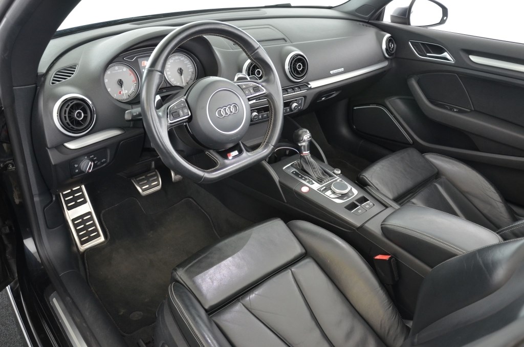 AUDI S3 Cabrio 2.0 TFSI Quattro S-Tronic-image-18