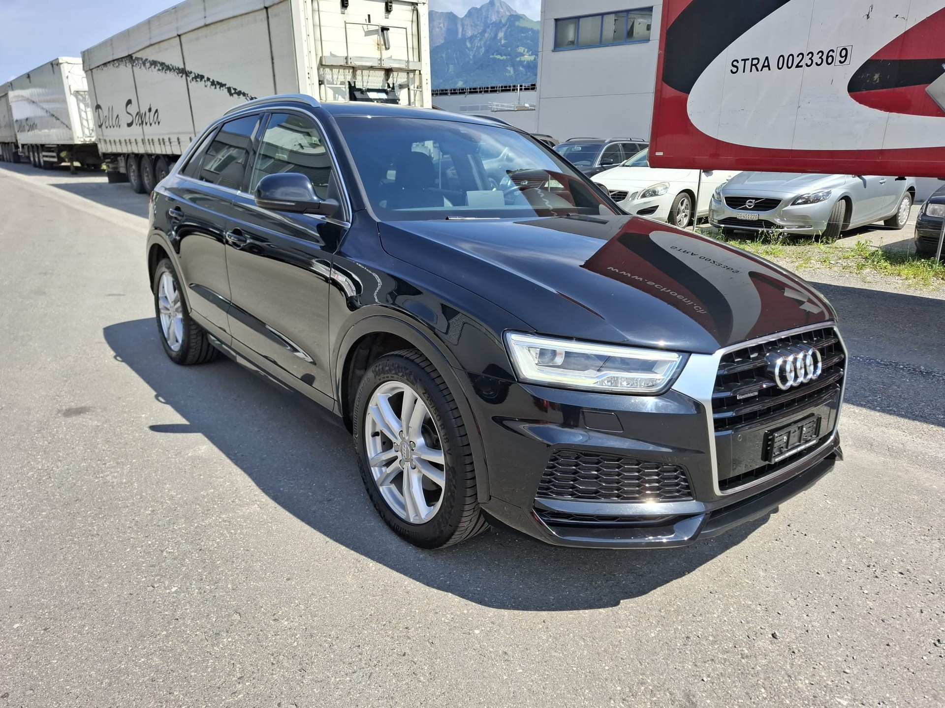 AUDI Q3 2.0 TDI design quattro S-tronic-image-1