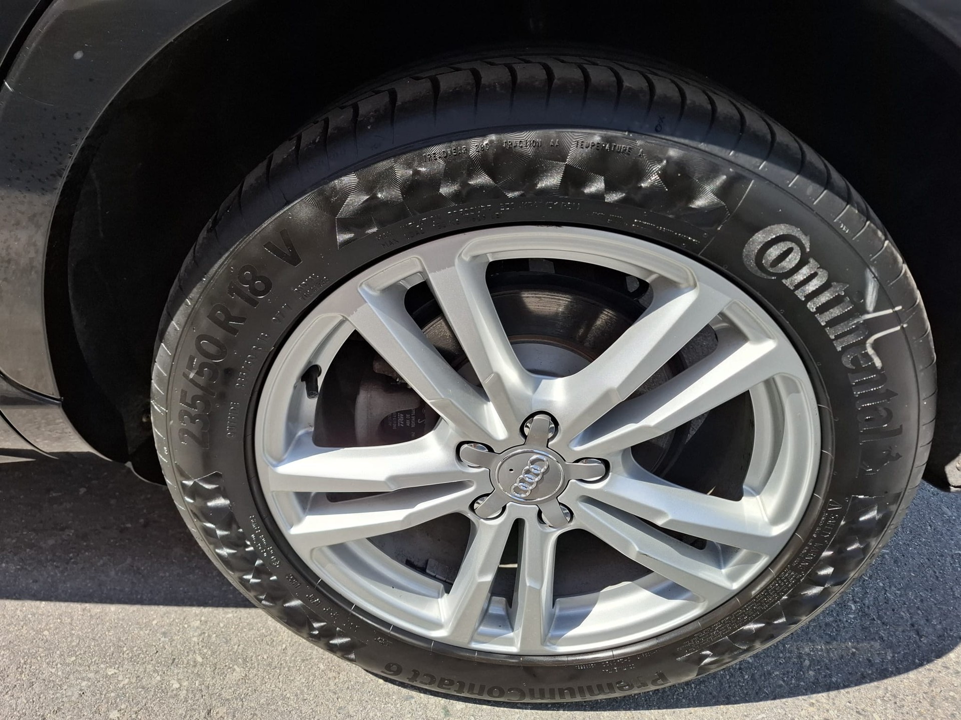 AUDI Q3 2.0 TDI design quattro S-tronic-image-10