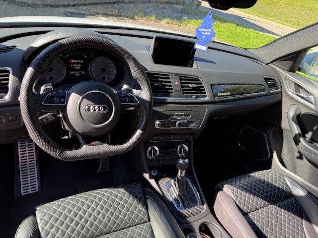 AUDI RS Q3 2.5 TFSI quattro S-tronic-image-9