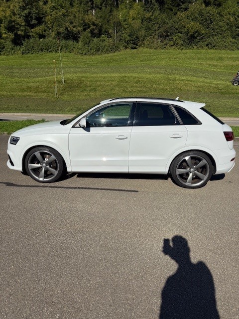 AUDI RS Q3 2.5 TFSI quattro S-tronic-showroom-element-3