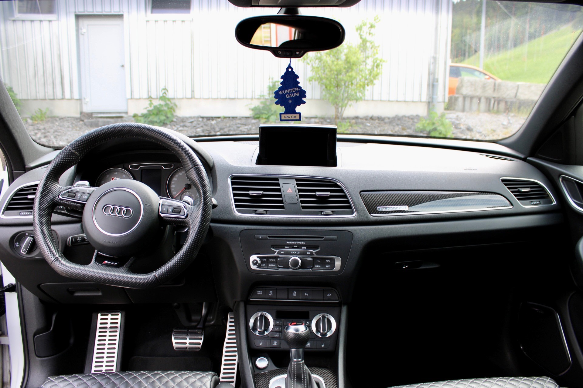 AUDI RS Q3 2.5 TFSI quattro S-tronic-image-9