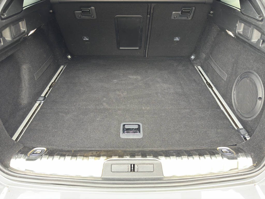 PEUGEOT 508 SW 1.6 Plug-in Hybrid4 PSE-image-11