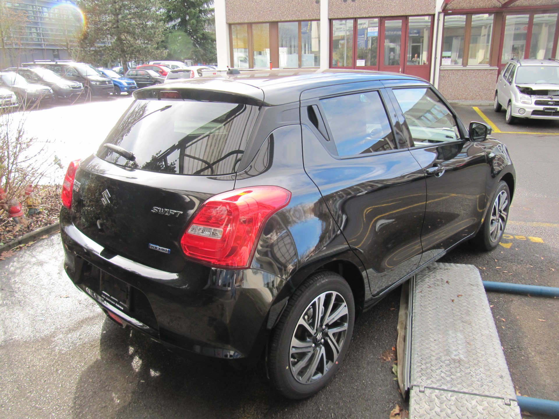 SUZUKI Swift 1.2 Compact Top Hybrid-image-3