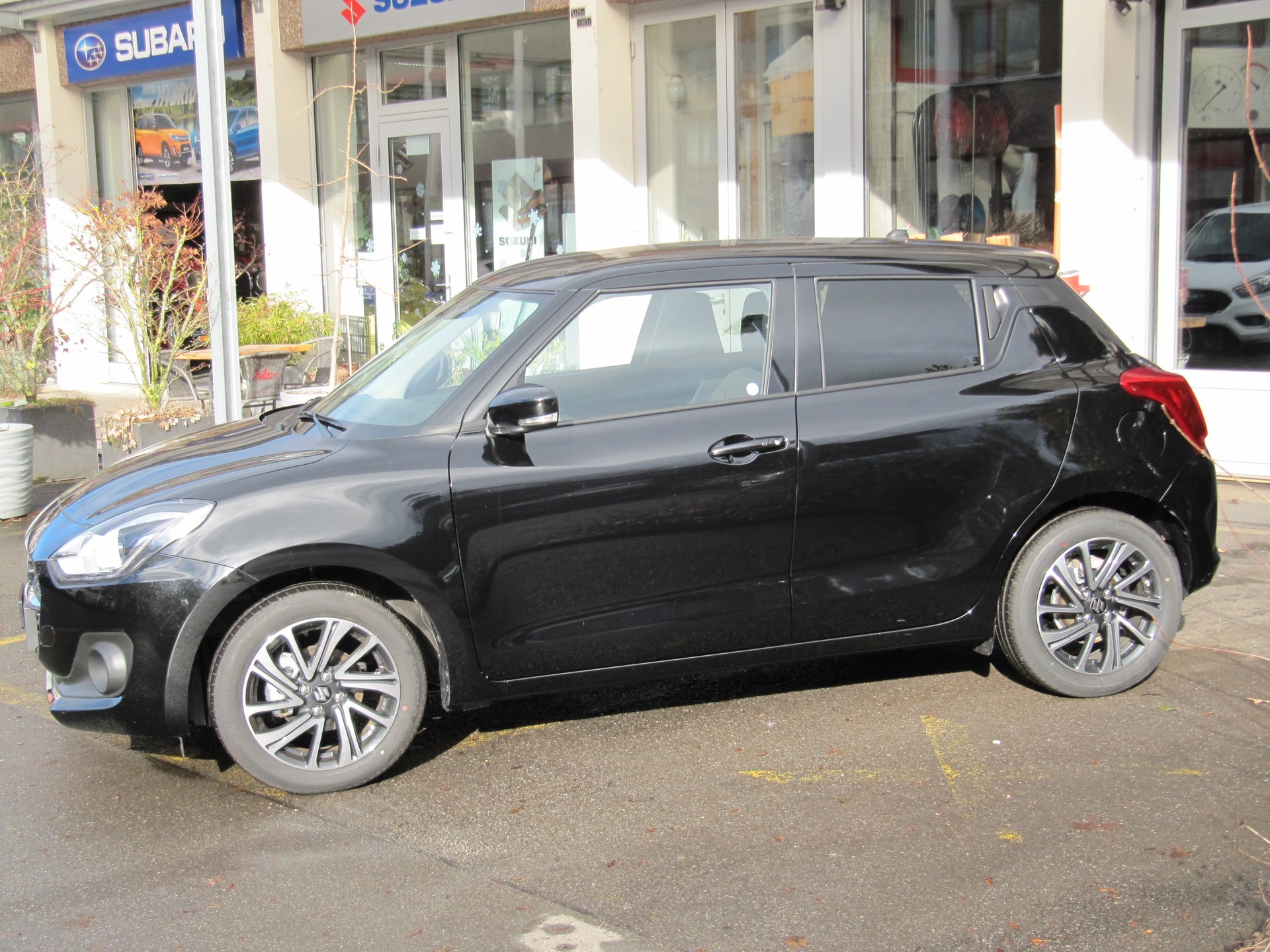 SUZUKI Swift 1.2 Compact Top Hybrid-image-8