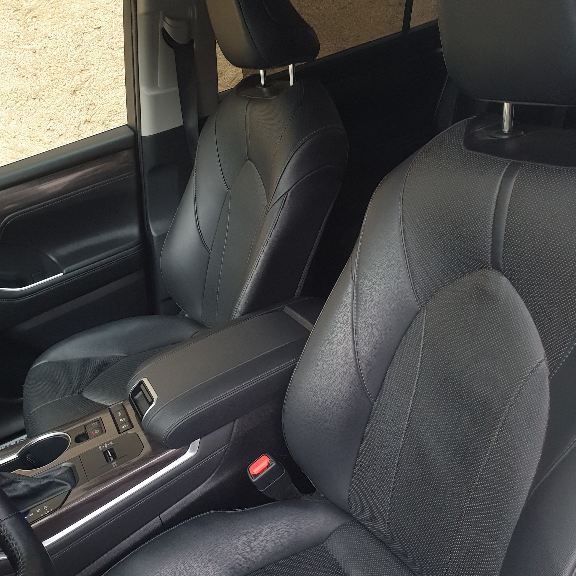 TOYOTA Highlander 2.5 HSD Premium e-CVT-image-17