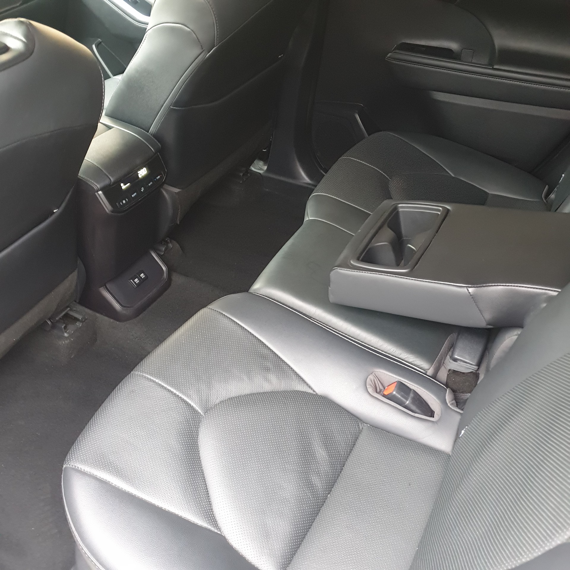 TOYOTA Highlander 2.5 HSD Premium e-CVT-image-7
