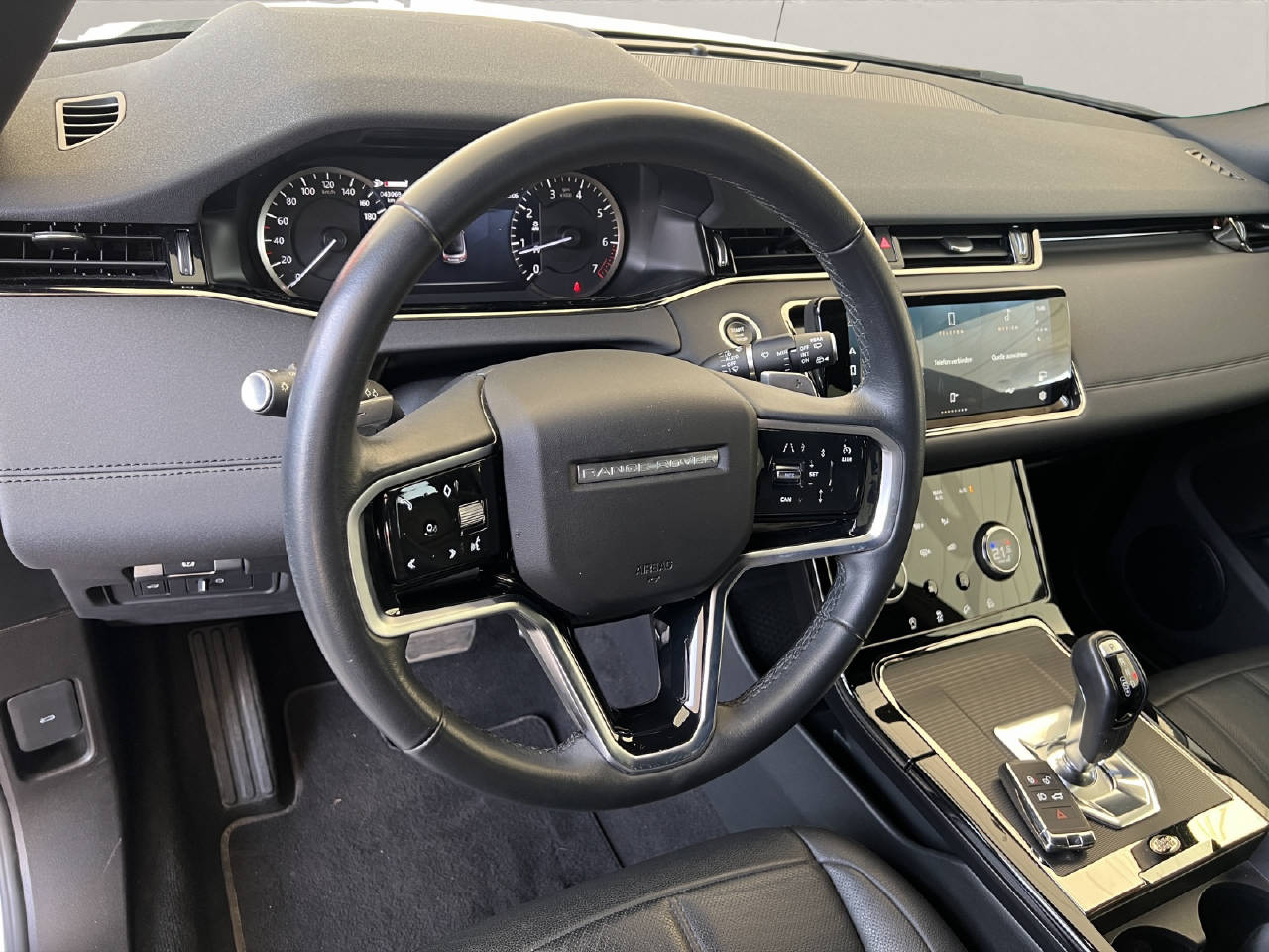 LAND ROVER Range Rover Evoque 2.0 T R-Dynamic SE P200 200PS-image-13