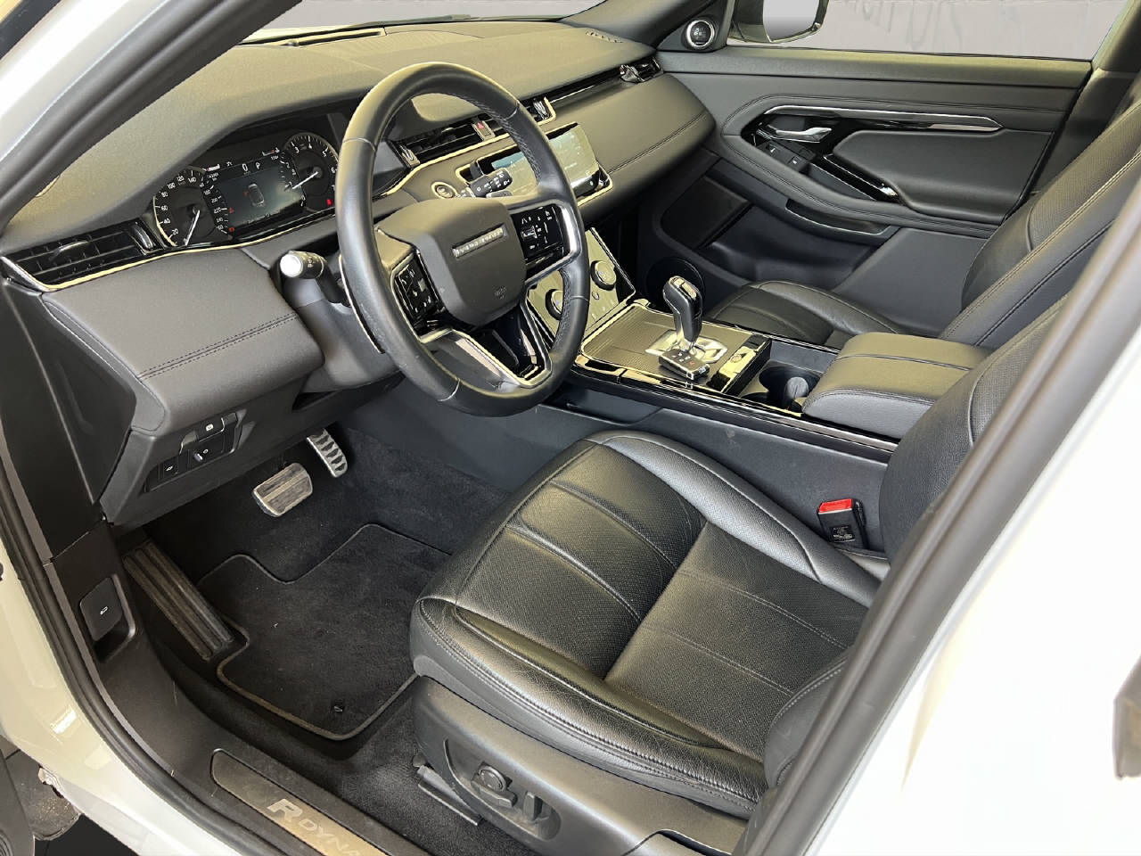LAND ROVER Range Rover Evoque 2.0 T R-Dynamic SE P200 200PS-image-9