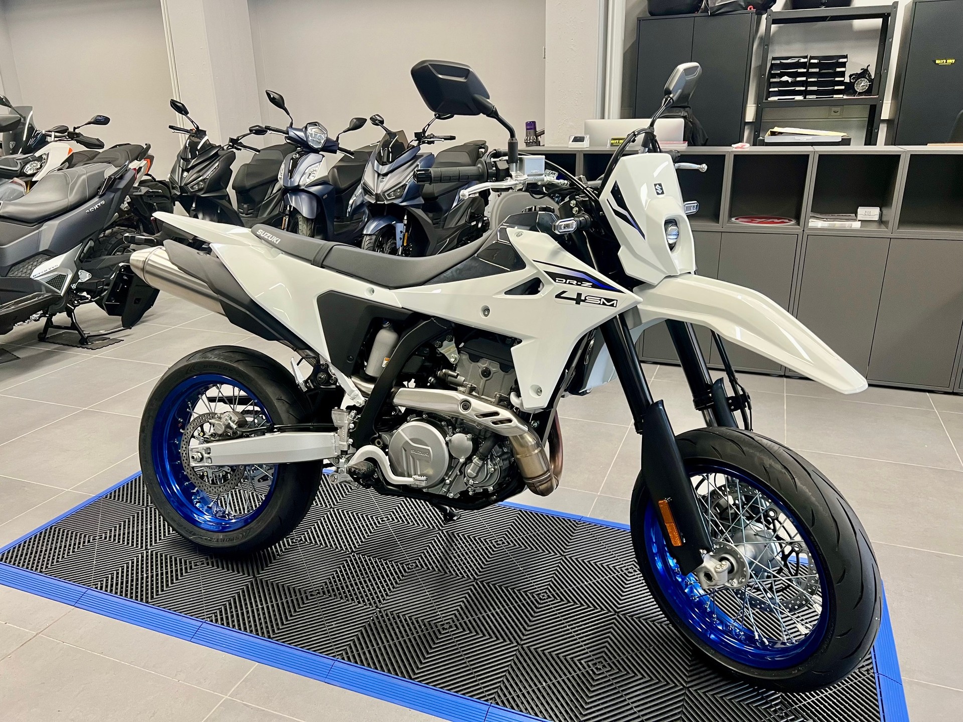 SUZUKI DR-Z4SM