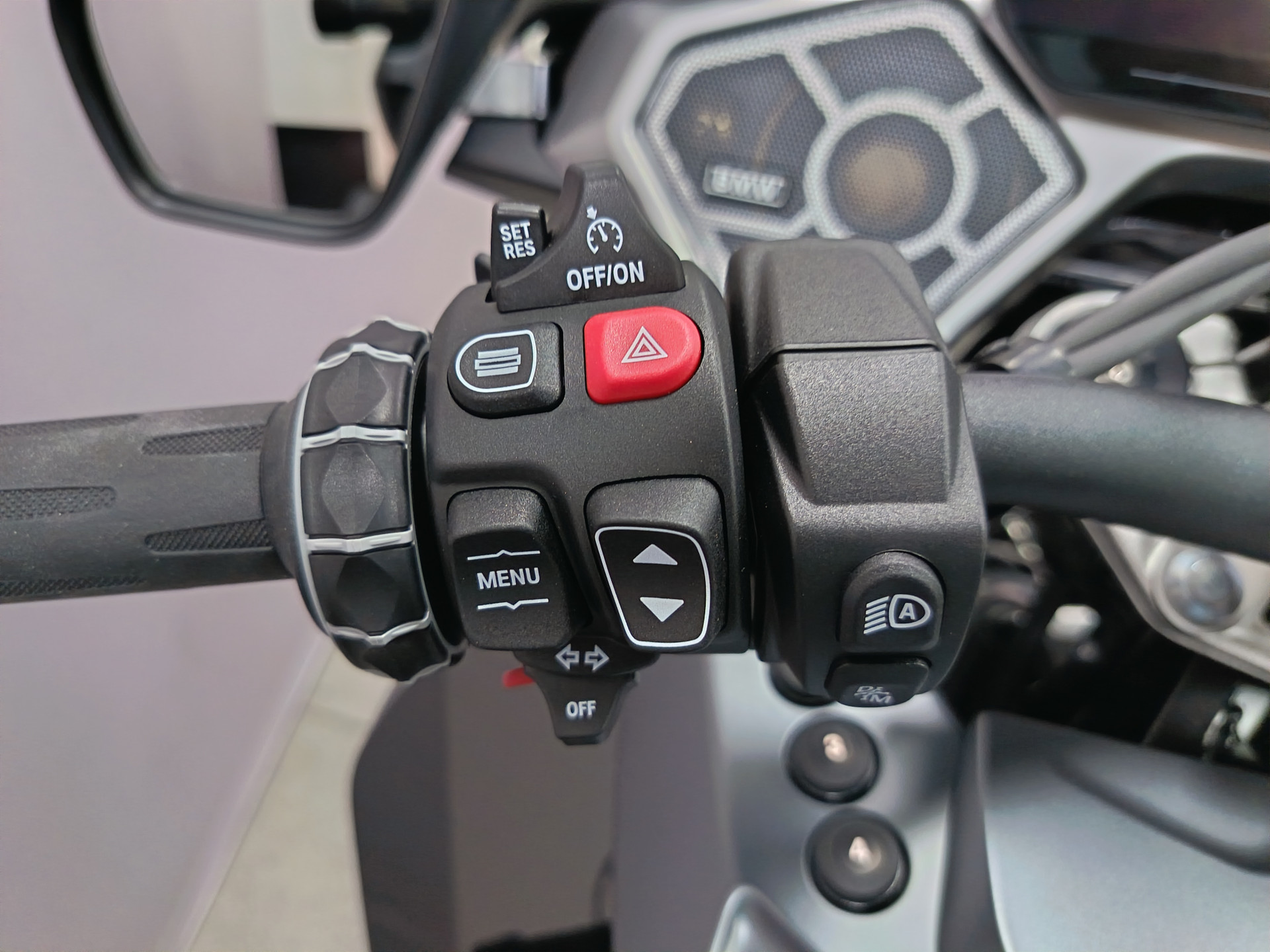 BMW R 1300 RT Triple Black *** Leasing 3.9% ***Boite ASA***-image-6