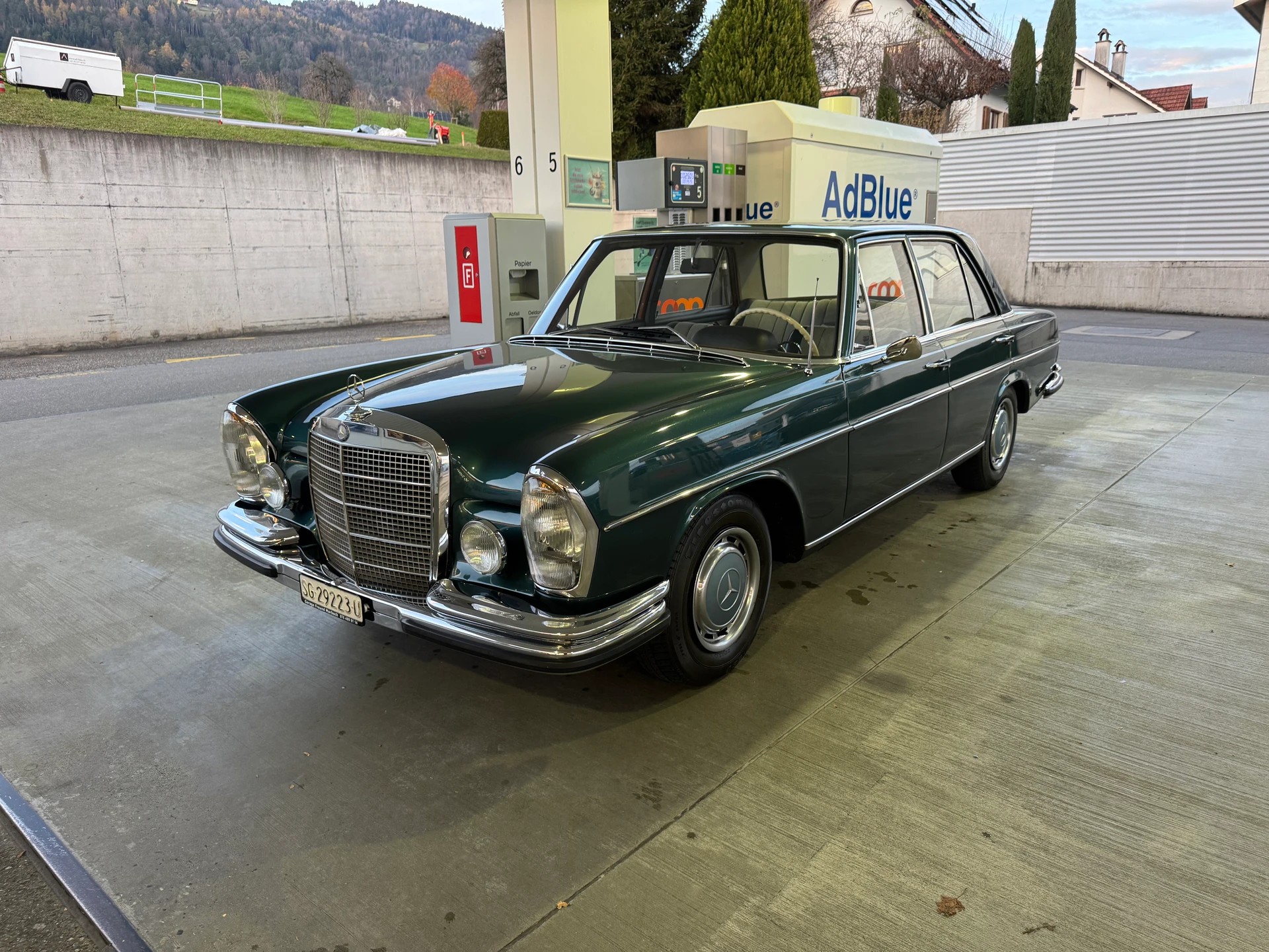 MERCEDES-BENZ 250 SE