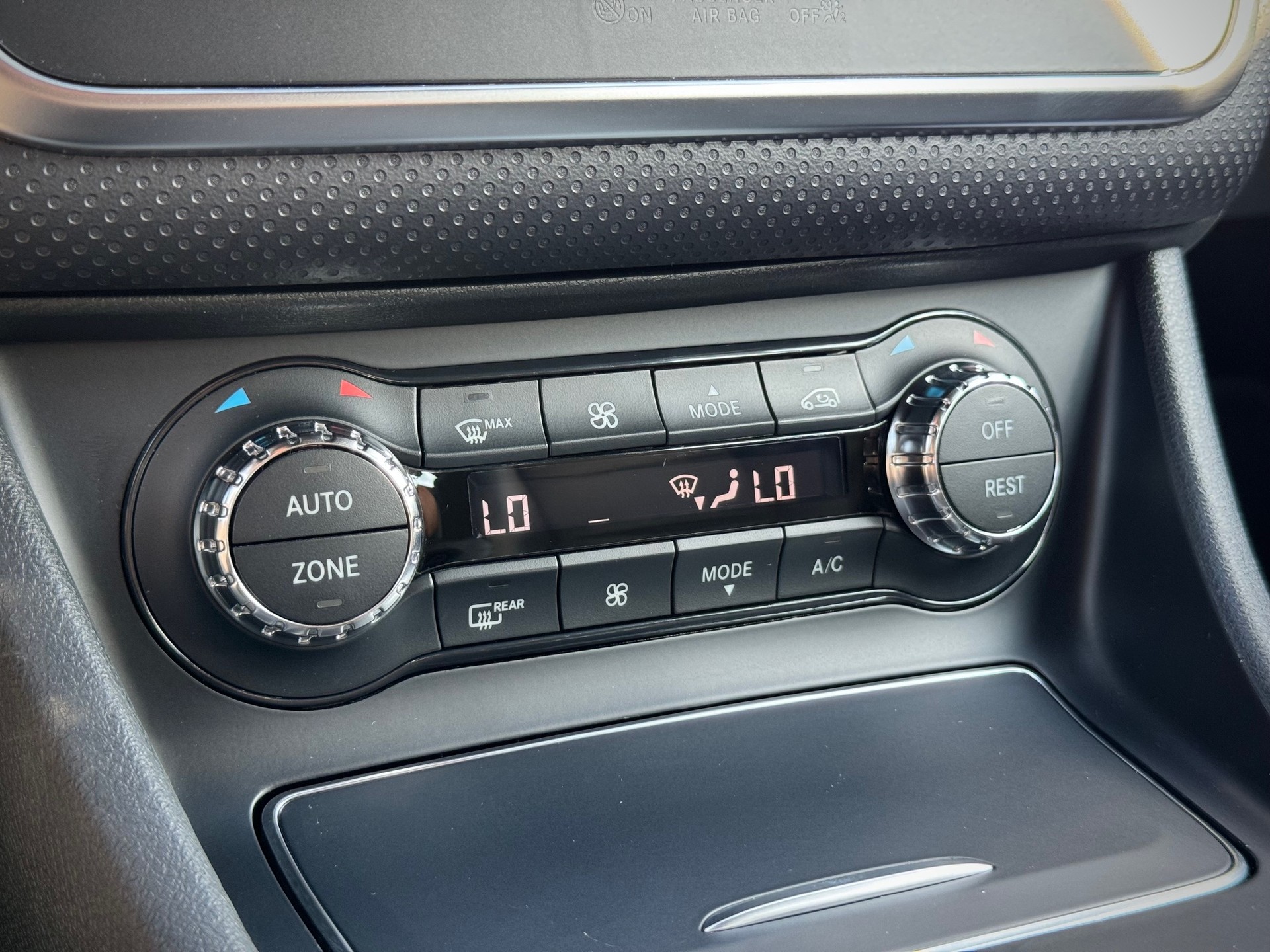 MERCEDES-BENZ A 180 Urban 7G-DCT - Véhicule Suisse (CH)-image-13