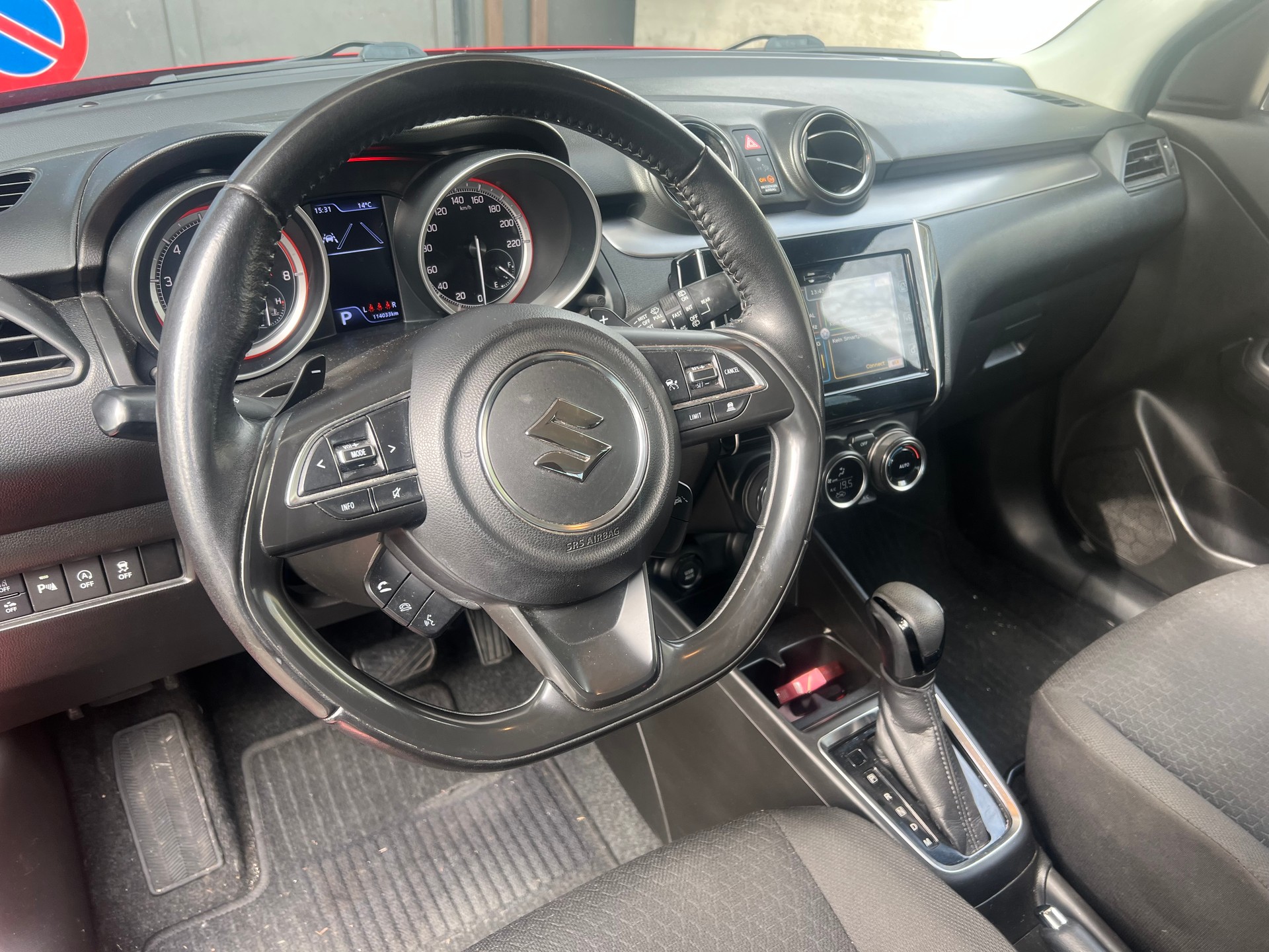 SUZUKI Swift 1.2 Compact Top Hybrid CVT-image-7